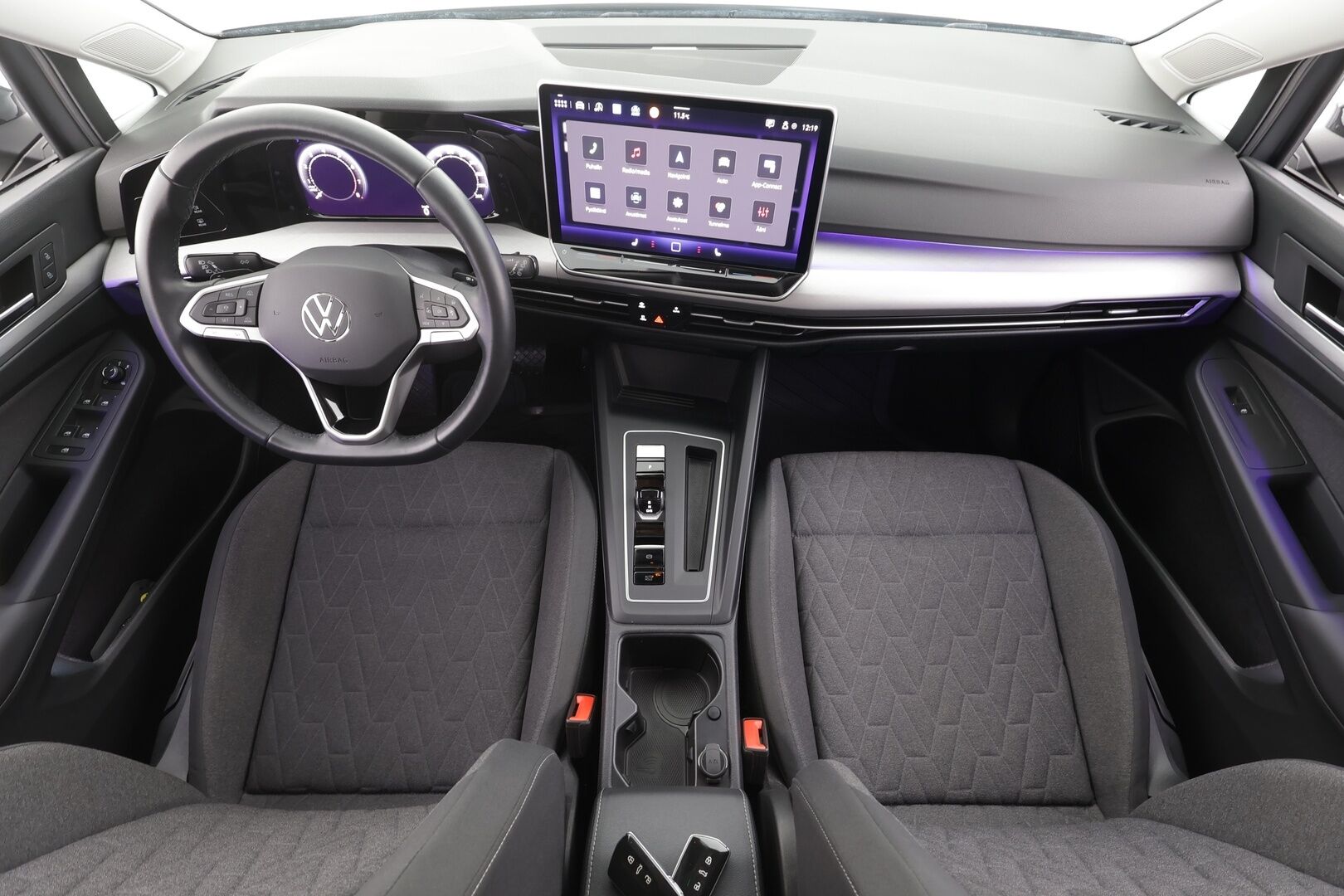 VOLKSWAGEN GOLF 2025 Life 1,5 eTSI 110 kW (MHEV) DSG - | ACC | Vetokoukku | LED | P.Kamera | Digimittaristo | Apple&Android |