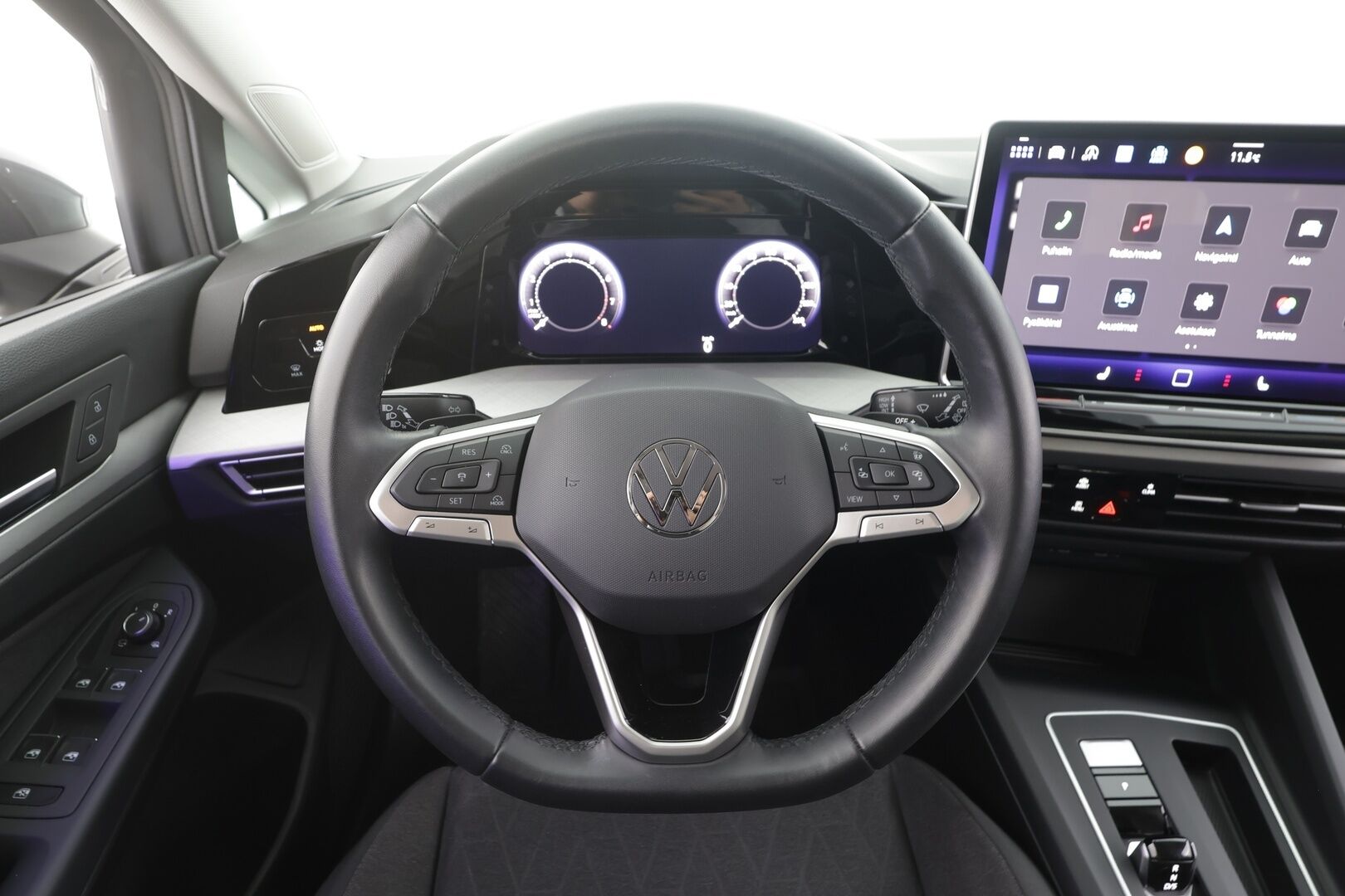 VOLKSWAGEN GOLF 2025 Life 1,5 eTSI 110 kW (MHEV) DSG - | ACC | Vetokoukku | LED | P.Kamera | Digimittaristo | Apple&Android |