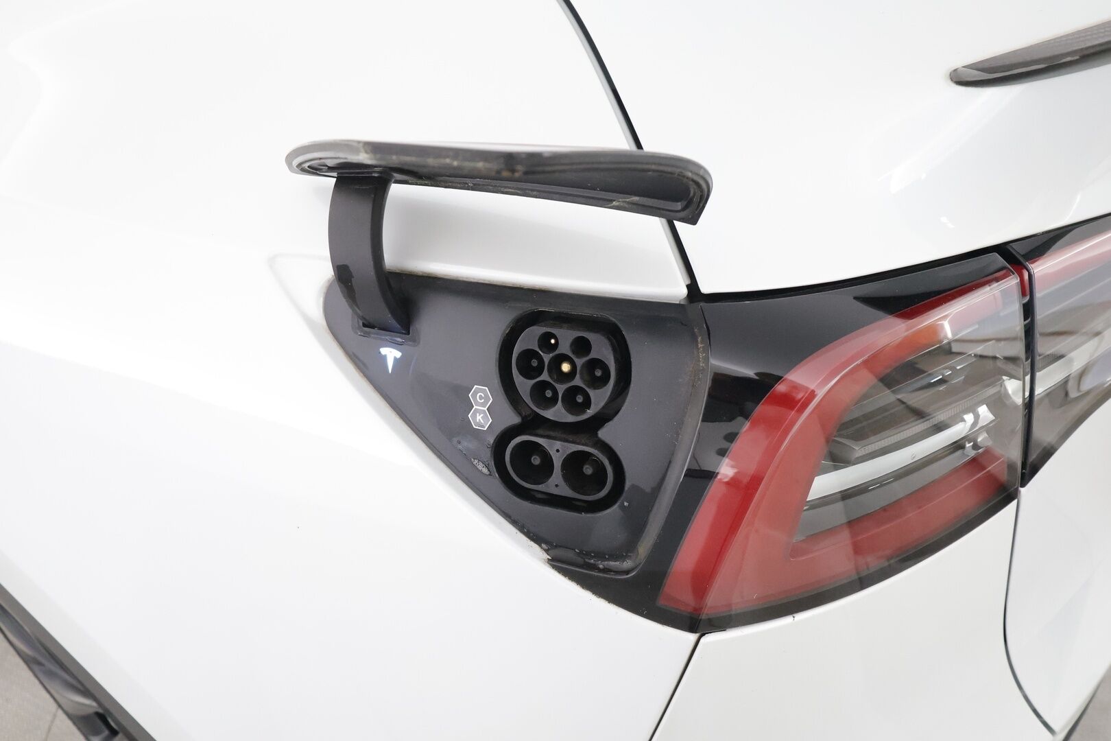 Tesla Model Y 2023 Performance - | FSD | ILP | ACC | Ryzen | Matrix | Premium audio | Lasikatto | Sähkönahat | Muistipenkki | P.kamera | Sähk. takaluukku | 