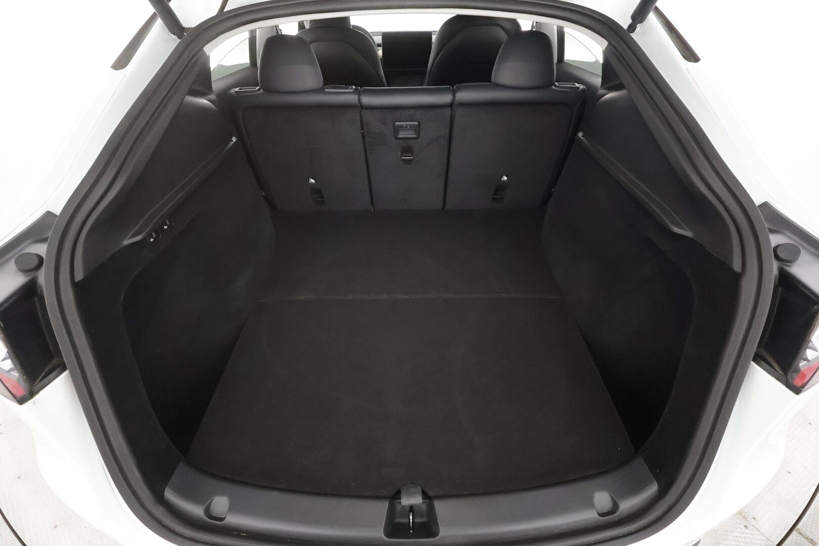 Tesla Model Y 2023 Performance - | FSD | ILP | ACC | Ryzen | Matrix | Premium audio | Lasikatto | Sähkönahat | Muistipenkki | P.kamera | Sähk. takaluukku | 