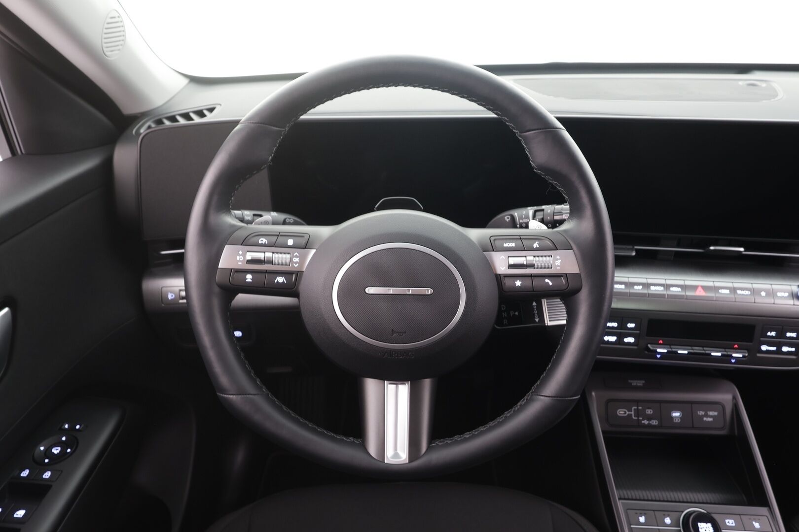 HYUNDAI KONA ELECTRIC 2024 48 kWh 156 hv Comfort - | ACC | ILP | LED | Keyless | P.kamera | Lane assist | Lämm. ratti | Akuston esilämmitys | Apple & Android | ALV | 