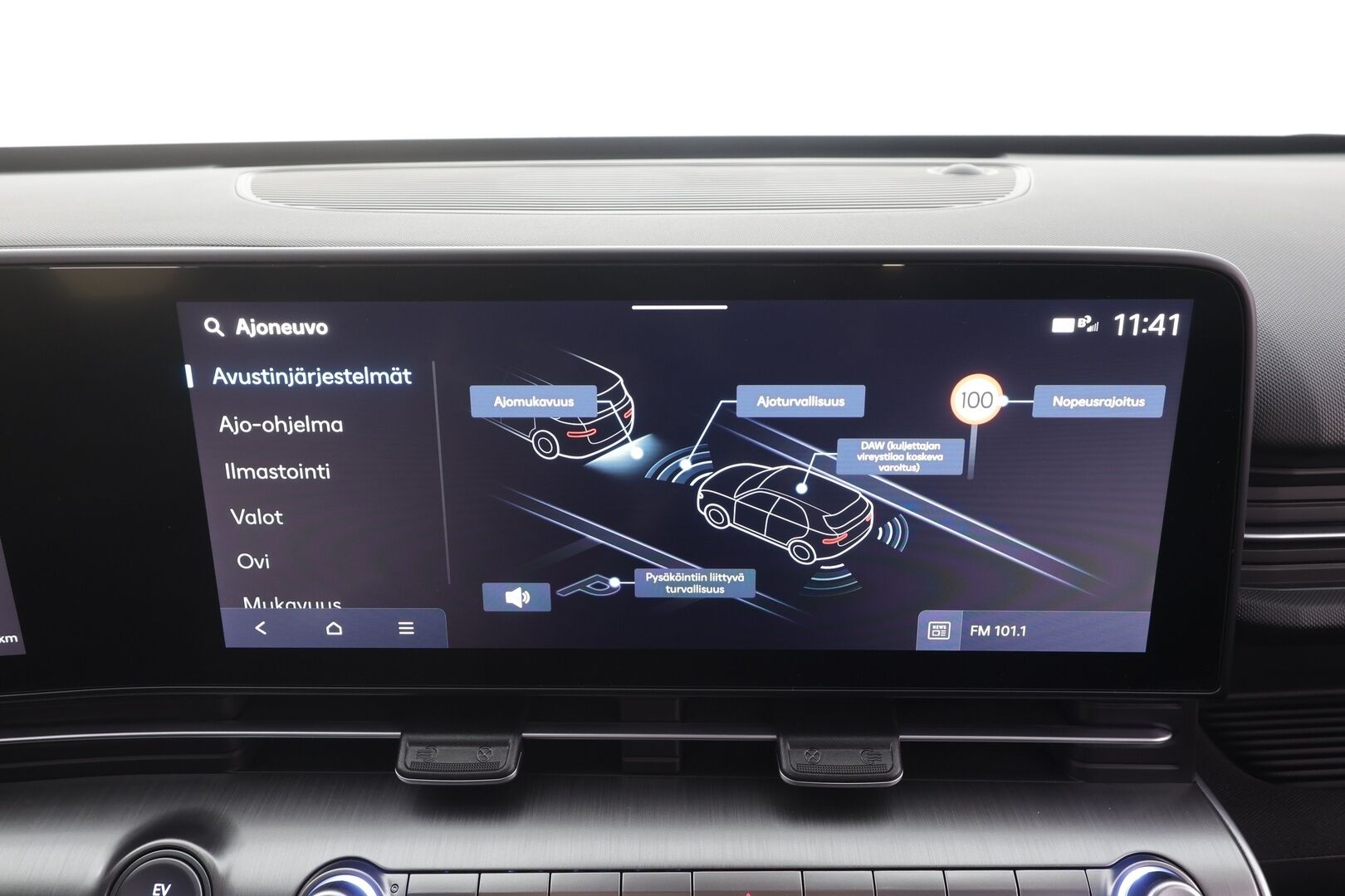 HYUNDAI KONA ELECTRIC 2024 48 kWh 156 hv Comfort - | ACC | ILP | LED | Keyless | P.kamera | Lane assist | Lämm. ratti | Akuston esilämmitys | Apple & Android | ALV | 
