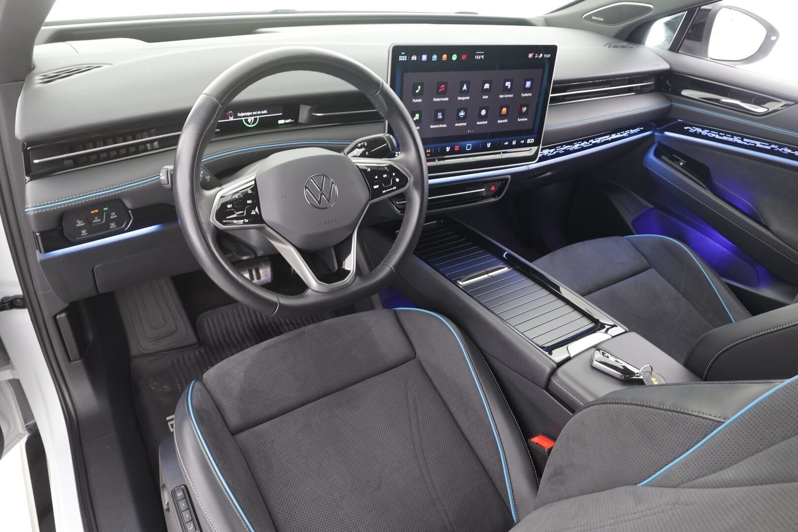 VOLKSWAGEN ID.7 2024 Pro 82kWh 210kW - | ACC | HUD | H&K | Ilm. Sporttipenkit muistilla | 360° | Matrix | Koukku | Travel assist | Nahka-alcantara | Ambient | 