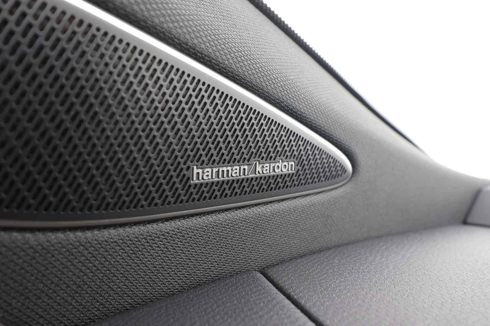 VOLKSWAGEN ID.7 2024 Pro 82kWh 210kW - | ACC | HUD | H&K | Ilm. Sporttipenkit muistilla | 360° | Matrix | Koukku | Travel assist | Nahka-alcantara | Ambient | 