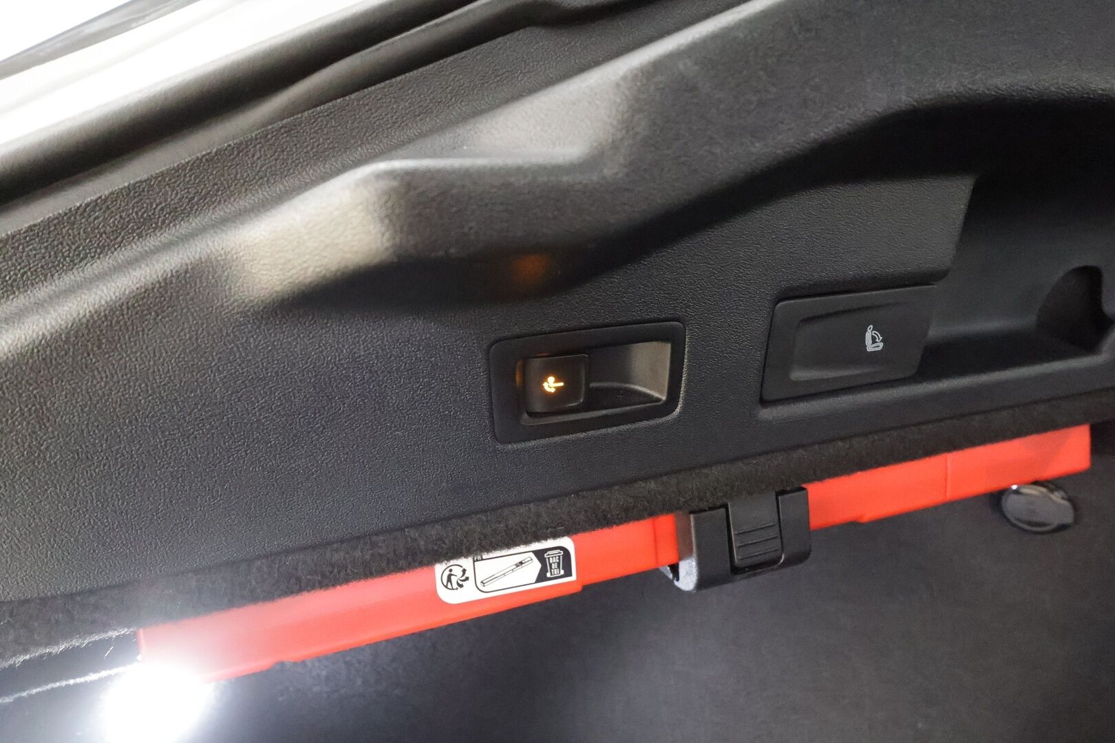 VOLKSWAGEN ID.7 2024 Pro 82kWh 210kW - | ACC | HUD | H&K | Ilm. Sporttipenkit muistilla | 360° | Matrix | Koukku | Travel assist | Nahka-alcantara | Ambient | 