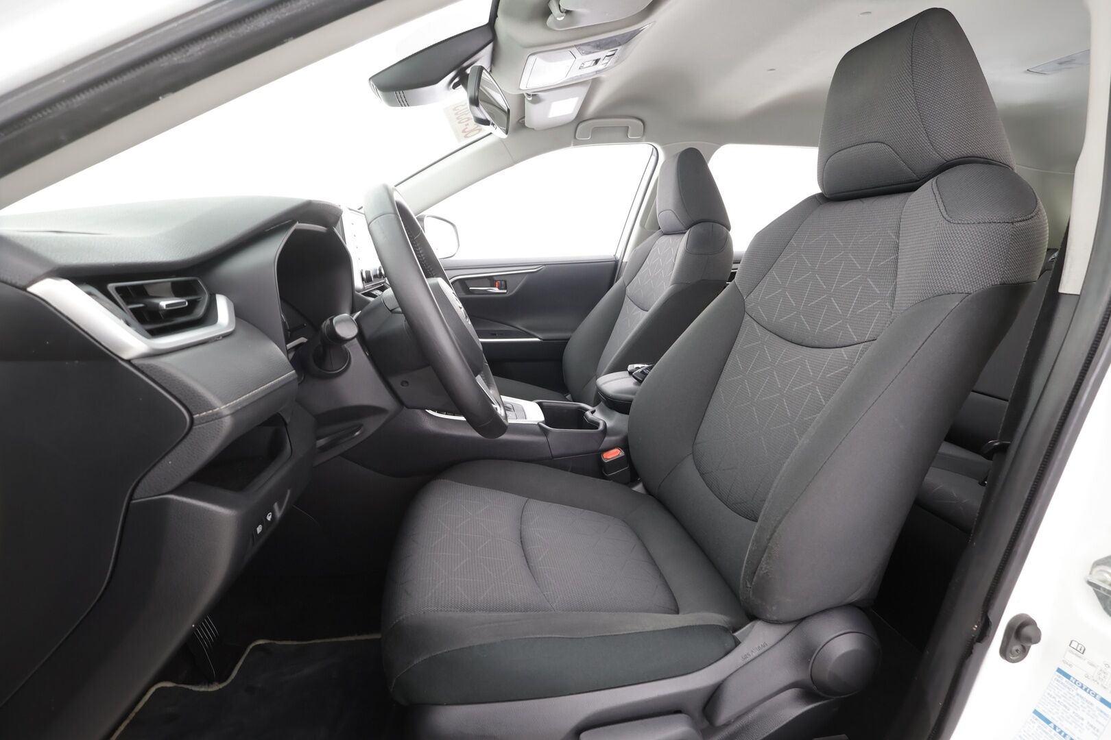TOYOTA RAV4 2023 2,5 Hybrid AWD-i Active - Adapt.Vakkari | Peruutuskamera | Lohko&Sisäpistoke | Apple&Android | Adapt.LED | 2x Renkaat Aluvantein | Huippusiisti!