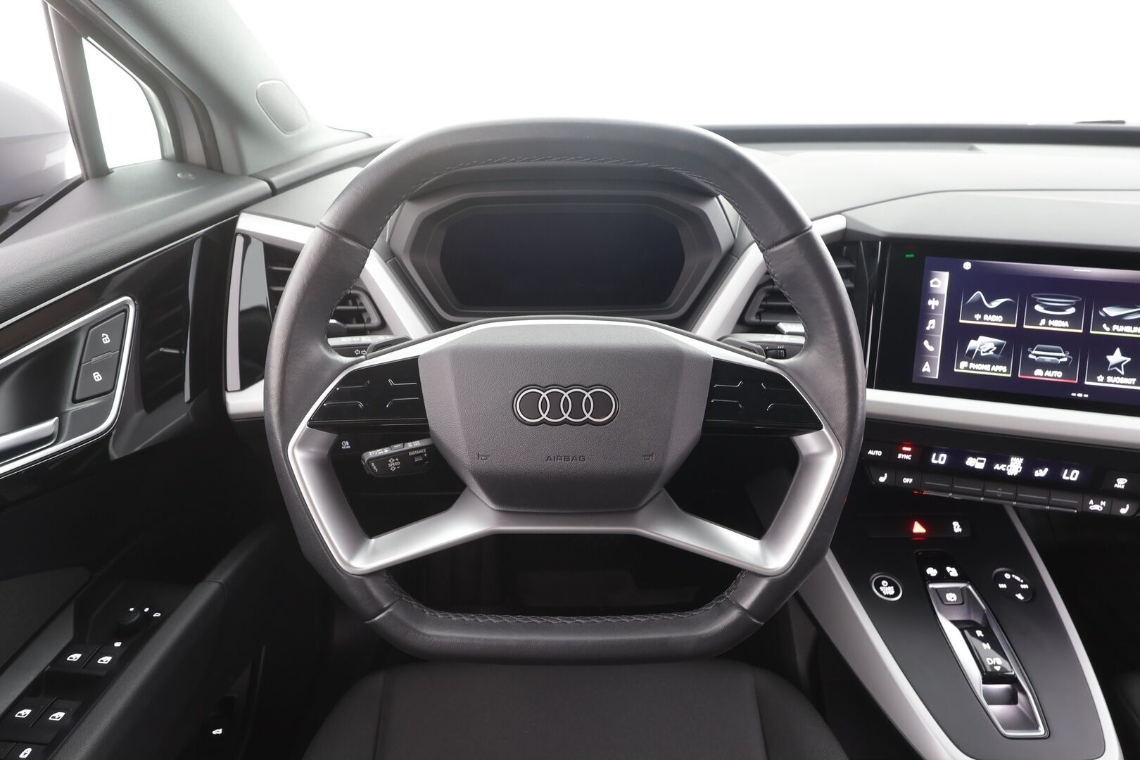 AUDI Q4 E-TRON 2023 40 e-tron - | ILP | Koukku | ACC | Matrix-LED | P.Kamera | Kaistavahti | Apple&Android | Merkkihuollot | 2x Latauskaapelit