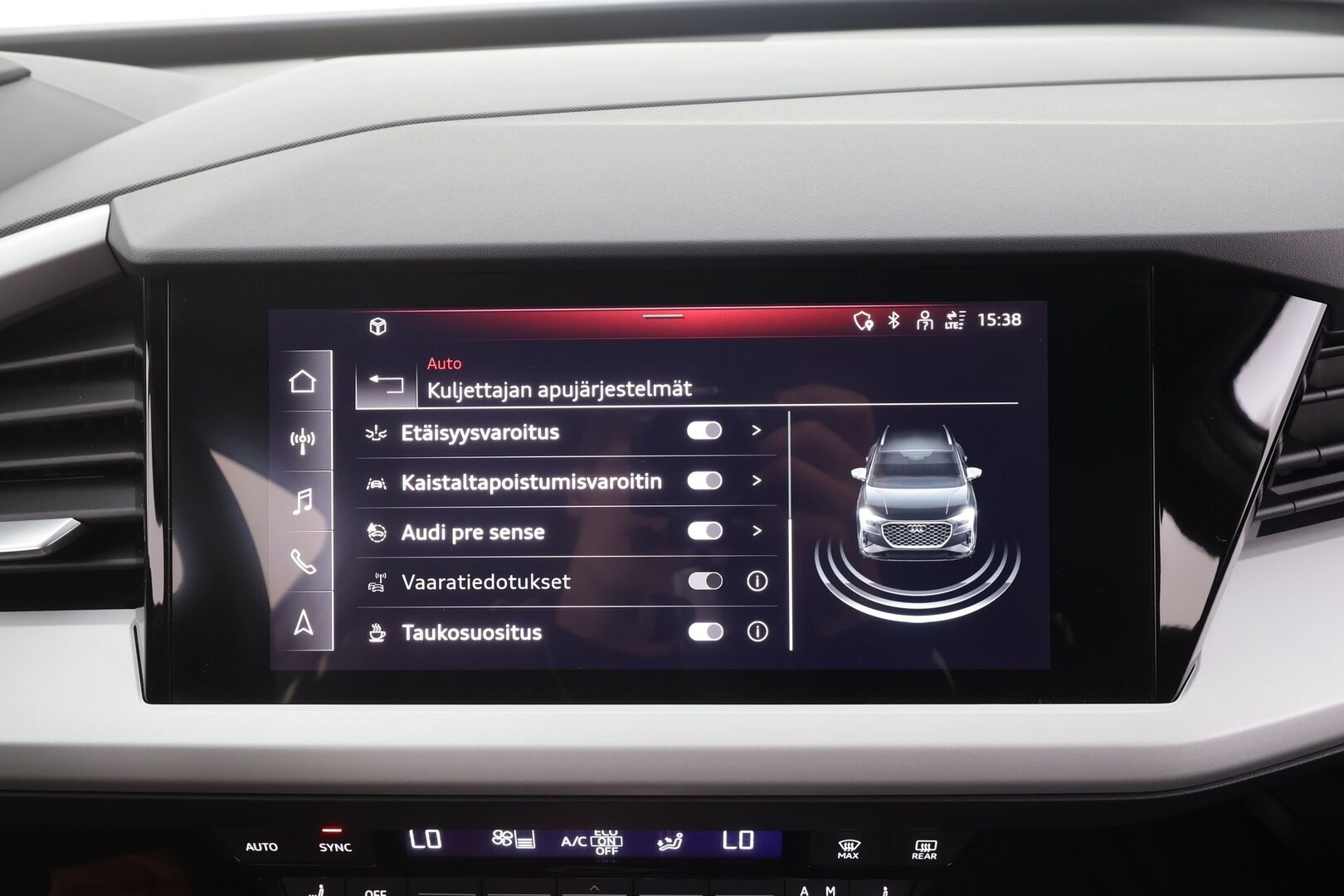 AUDI Q4 E-TRON 2023 40 e-tron - | ILP | Koukku | ACC | Matrix-LED | P.Kamera | Kaistavahti | Apple&Android | Merkkihuollot | 2x Latauskaapelit