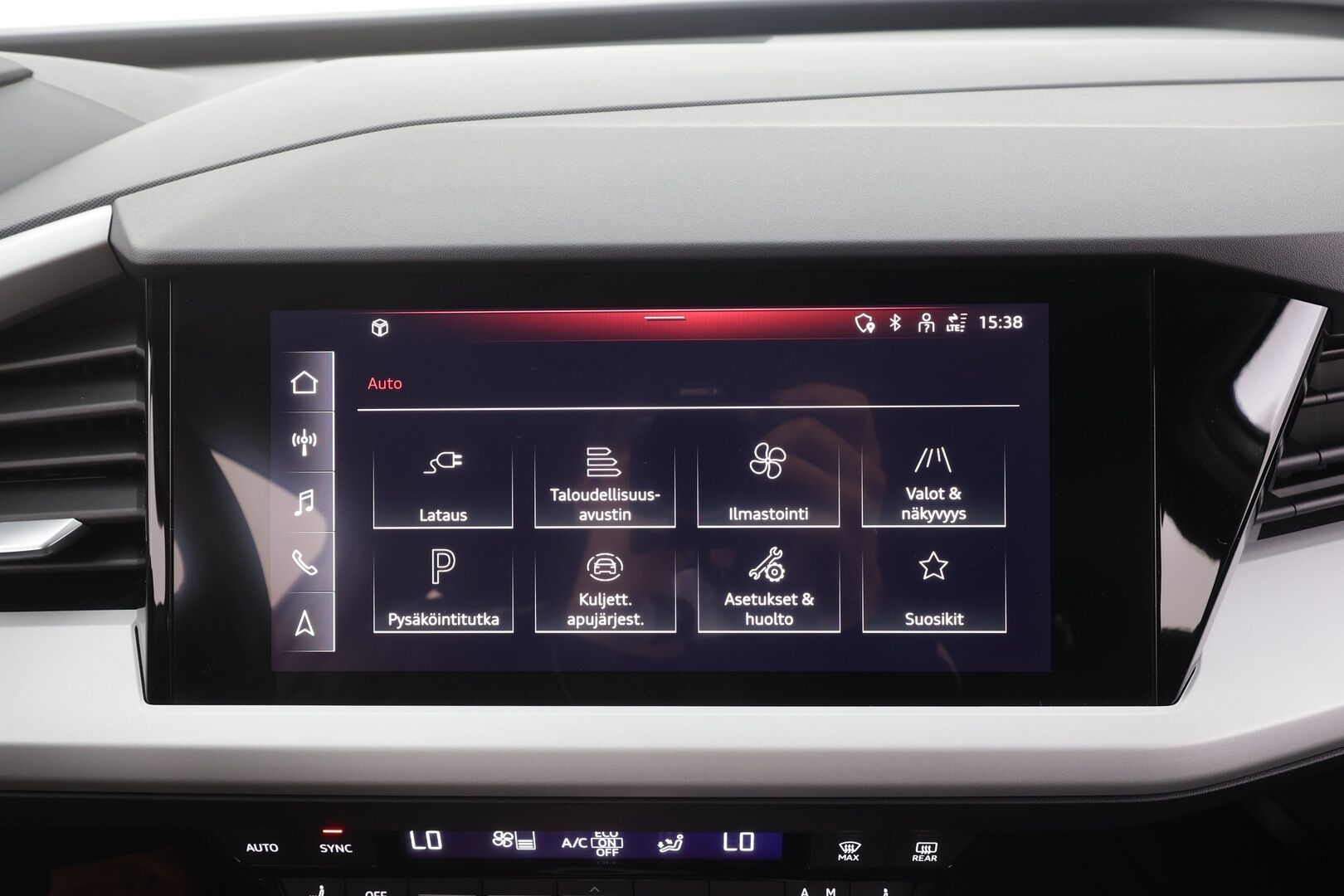 AUDI Q4 E-TRON 2023 40 e-tron - | ILP | Koukku | ACC | Matrix-LED | P.Kamera | Kaistavahti | Apple&Android | Merkkihuollot | 2x Latauskaapelit