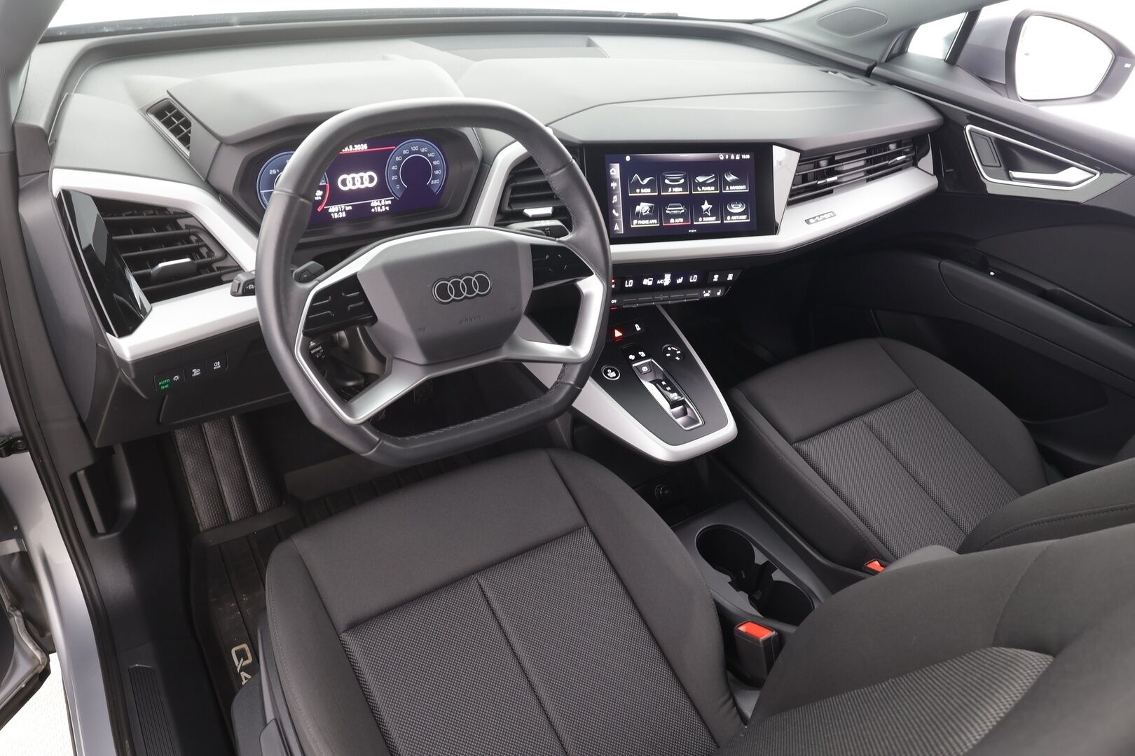 AUDI Q4 E-TRON 2023 40 e-tron - | ILP | Koukku | ACC | Matrix-LED | P.Kamera | Kaistavahti | Apple&Android | Merkkihuollot | 2x Latauskaapelit