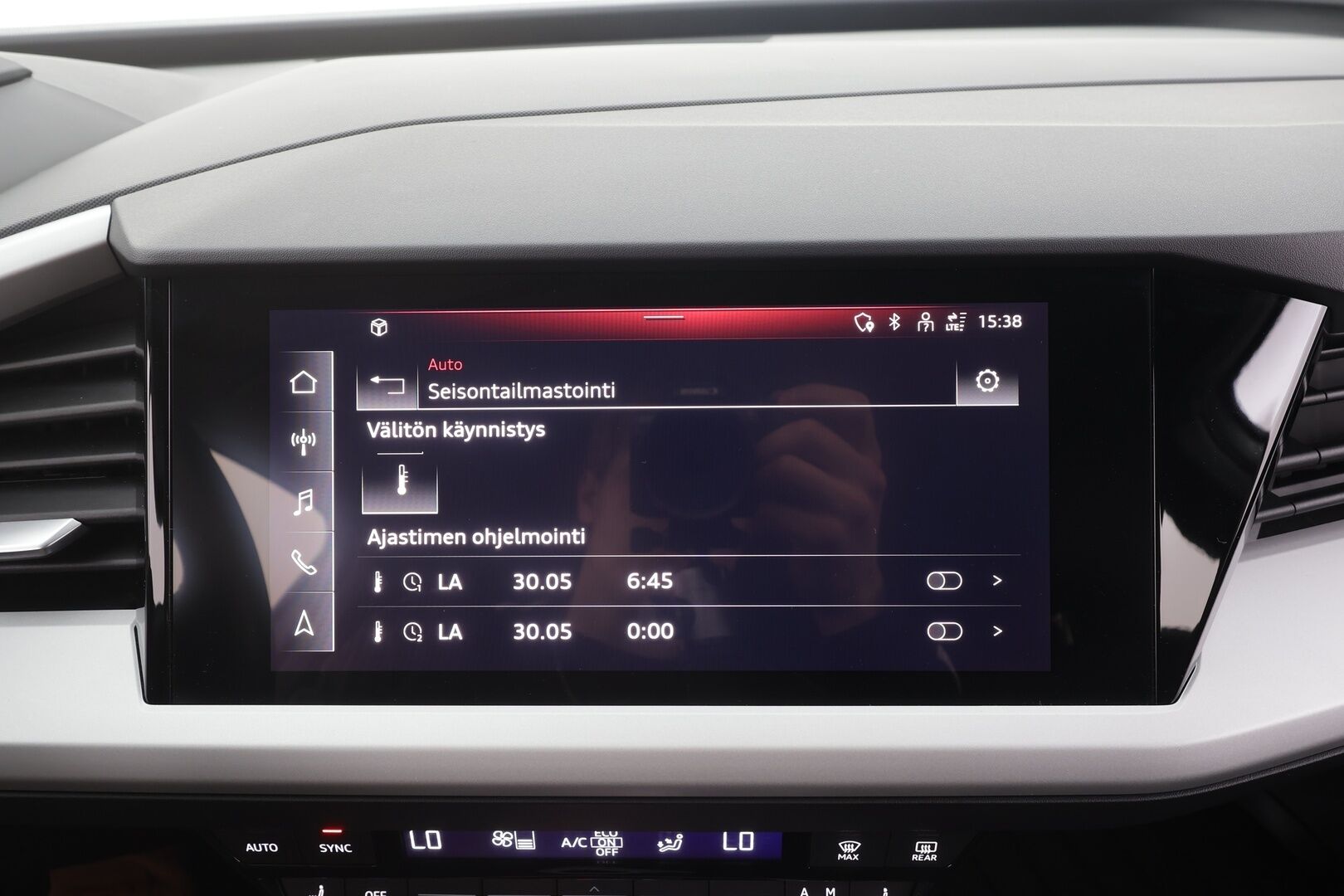 AUDI Q4 E-TRON 2023 40 e-tron - | ILP | Koukku | ACC | Matrix-LED | P.Kamera | Kaistavahti | Apple&Android | Merkkihuollot | 2x Latauskaapelit