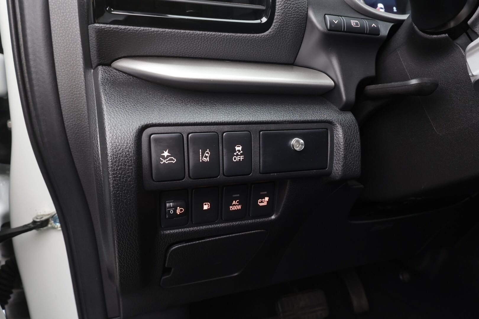 Mitsubishi Eclipse Cross 2023 2.4 PHEV Instyle Plus 4WD - | ACC | 360° | Koukku | Nahka-alcantara | Sähköpenkki | BSW | LED | Navi | Lämm. ratti | Merkkihuollot | ALV | 