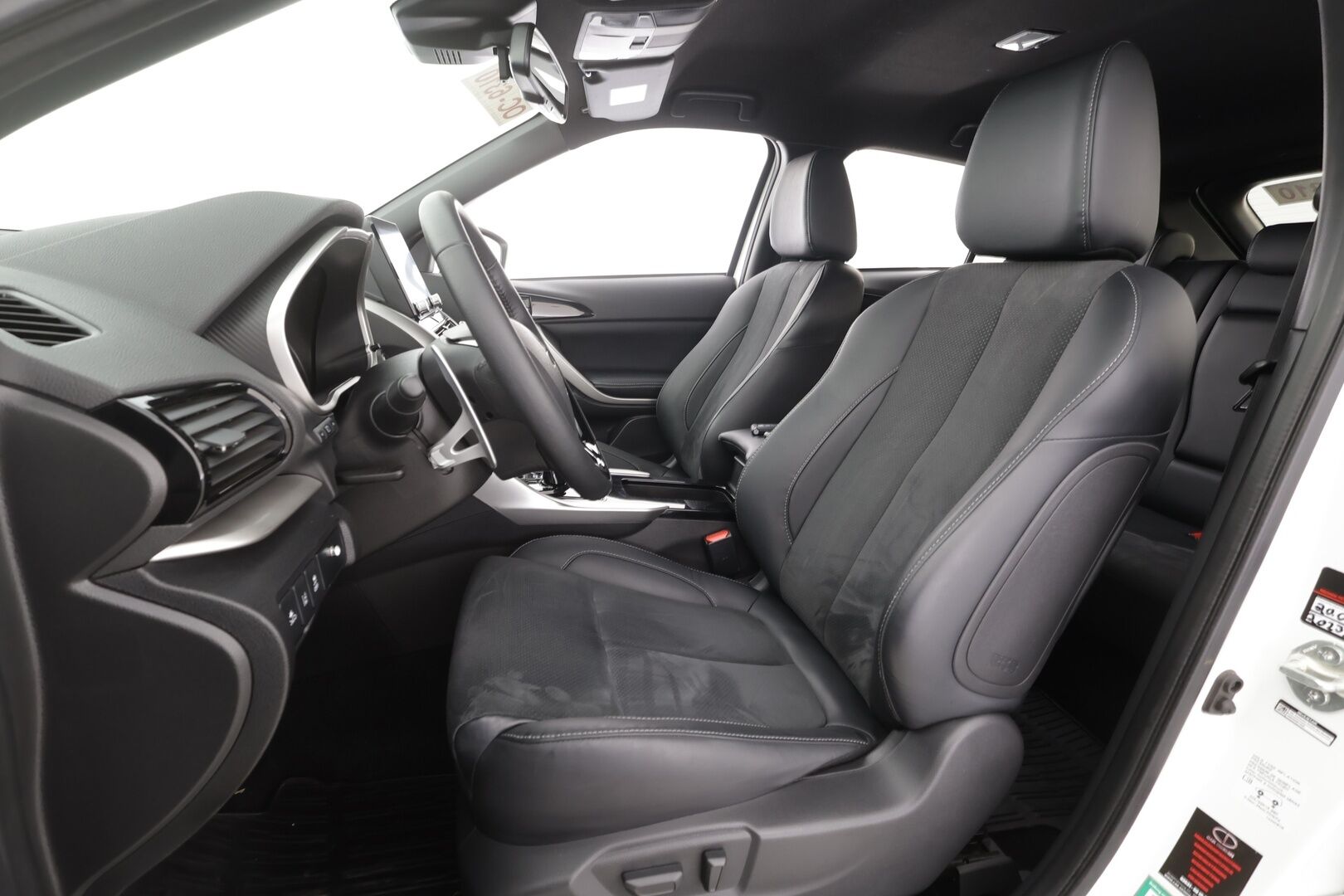 Mitsubishi Eclipse Cross 2023 2.4 PHEV Instyle Plus 4WD - | ACC | 360° | Koukku | Nahka-alcantara | Sähköpenkki | BSW | LED | Navi | Lämm. ratti | Merkkihuollot | ALV | 