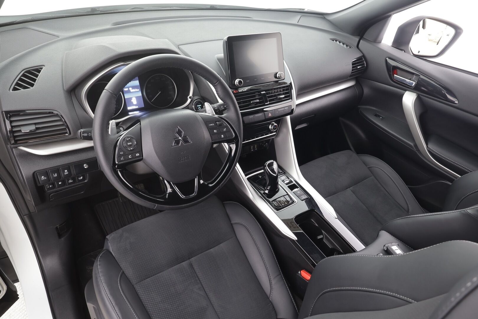 Mitsubishi Eclipse Cross 2023 2.4 PHEV Instyle Plus 4WD - | ACC | 360° | Koukku | Nahka-alcantara | Sähköpenkki | BSW | LED | Navi | Lämm. ratti | Merkkihuollot | ALV | 