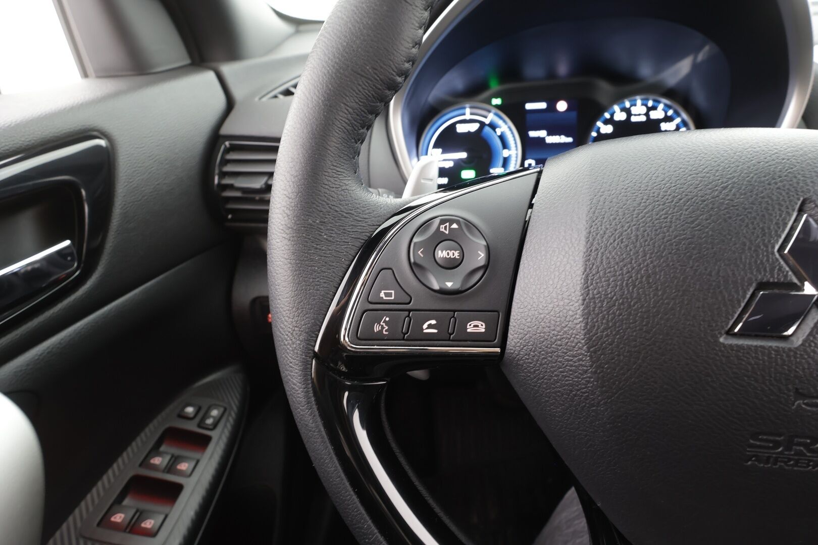 Mitsubishi Eclipse Cross 2023 2.4 PHEV Instyle Plus 4WD - | ACC | 360° | Koukku | Nahka-alcantara | Sähköpenkki | BSW | LED | Navi | Lämm. ratti | Merkkihuollot | ALV | 