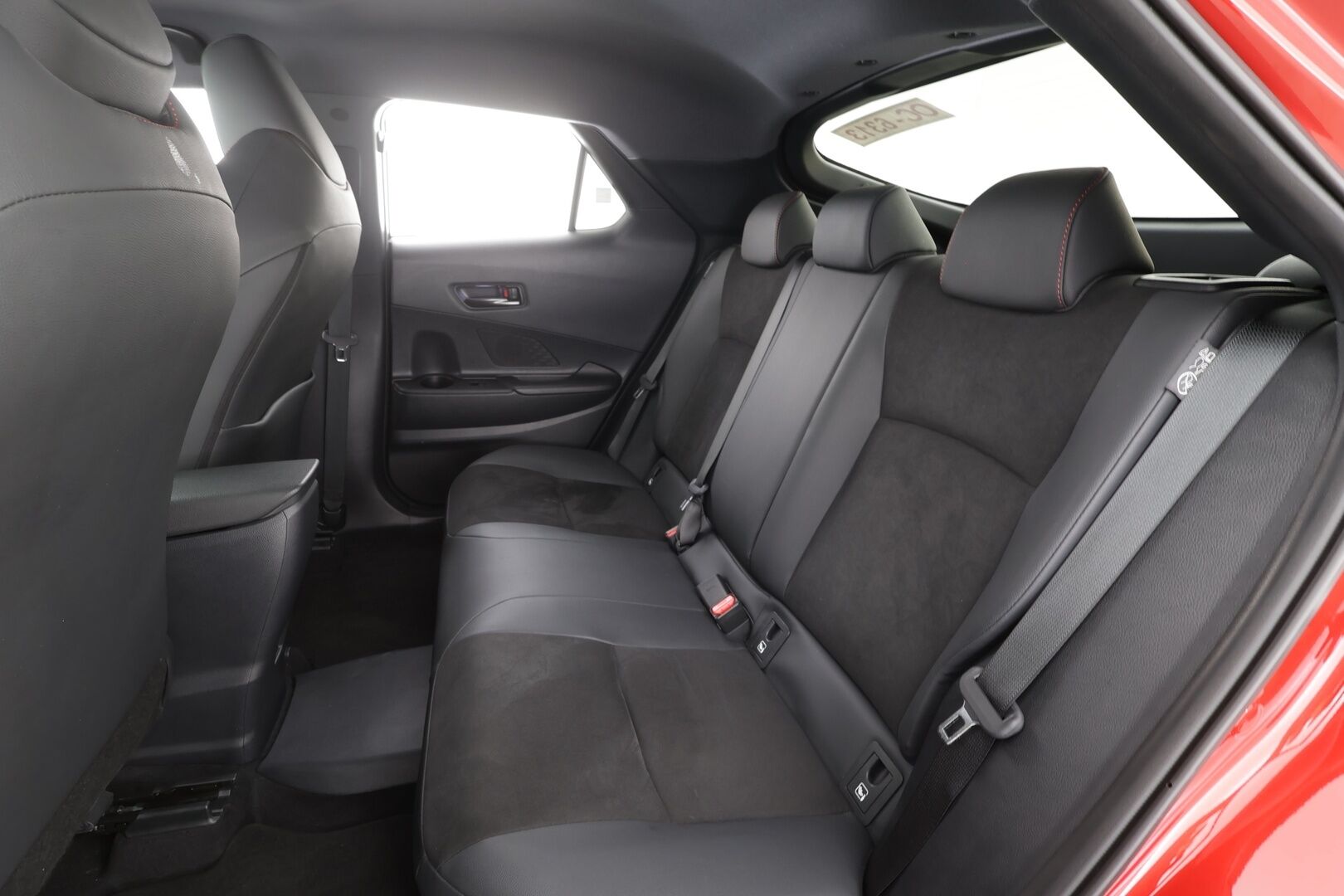 TOYOTA C-HR 2024 2,0 Plug-in Hybrid GR SPORT - | ACC | Matrix | HUD | 360° | JBL | Muistipenkki | Nahka-alcantara | Sähk. takaluukku | Navi | Digimittaristo | BSM | LDA |  