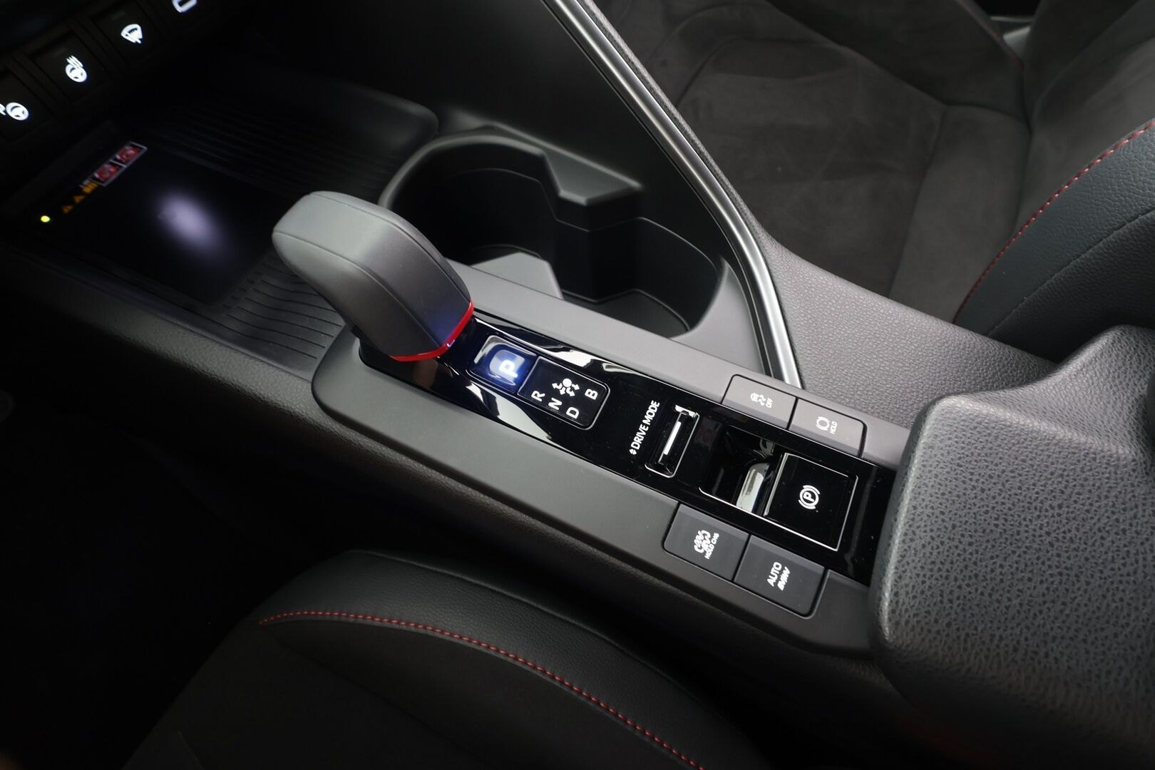 TOYOTA C-HR 2024 2,0 Plug-in Hybrid GR SPORT - | ACC | Matrix | HUD | 360° | JBL | Muistipenkki | Nahka-alcantara | Sähk. takaluukku | Navi | Digimittaristo | BSM | LDA |  