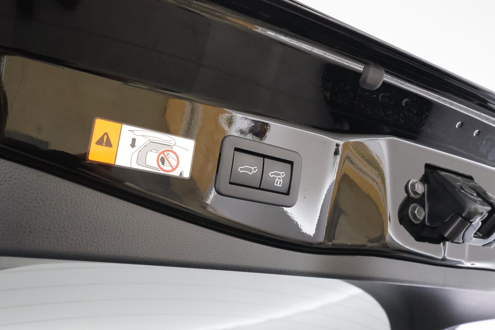 TOYOTA C-HR 2024 2,0 Plug-in Hybrid GR SPORT - | ACC | Matrix | HUD | 360° | JBL | Muistipenkki | Nahka-alcantara | Sähk. takaluukku | Navi | Digimittaristo | BSM | LDA |  