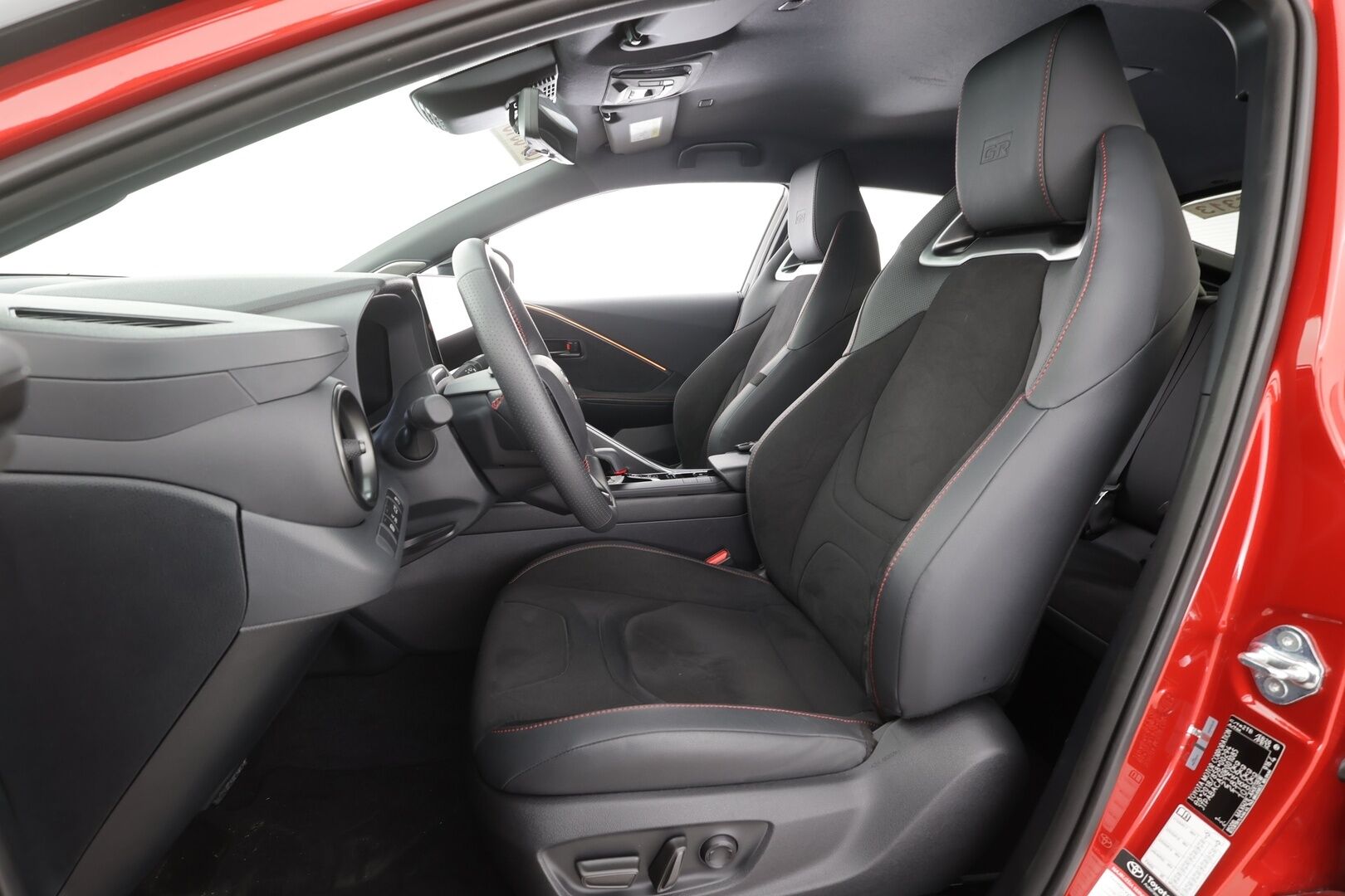 TOYOTA C-HR 2024 2,0 Plug-in Hybrid GR SPORT - | ACC | Matrix | HUD | 360° | JBL | Muistipenkki | Nahka-alcantara | Sähk. takaluukku | Navi | Digimittaristo | BSM | LDA |  