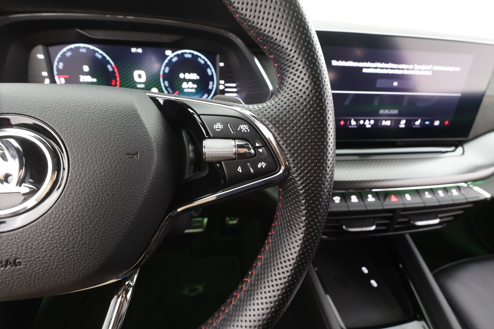 SKODA OCTAVIA 2022  Combi RS 2.0 TSI 180kW DSG - | ACC | Matrix-LED | P.Kamera | HUD | Hierovat Muistipenkit | Keyless | Digimittaristo | Puolinahat | Apple&Android | Kahdet Renkaat |
