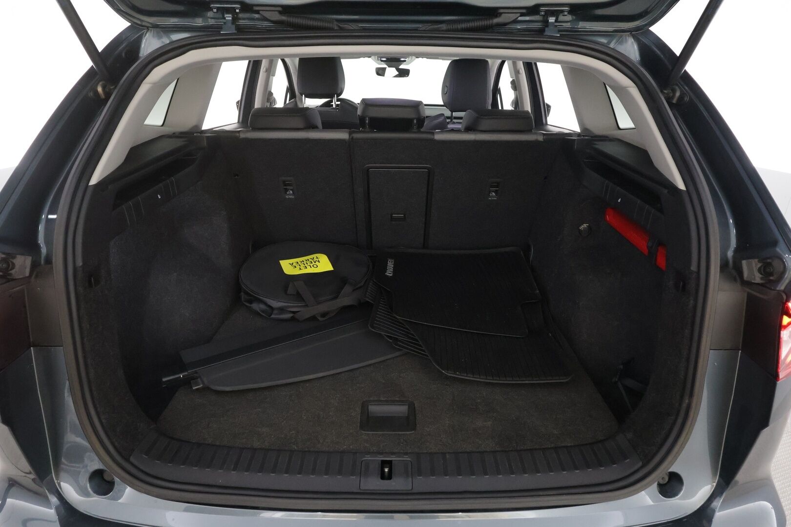 SKODA ENYAQ 2022 80 iV - | ACC | ILP | HUD | Matrix-LED | P.Kamera | Puolinahat | Apple&Android | Kahdet Renkaat |