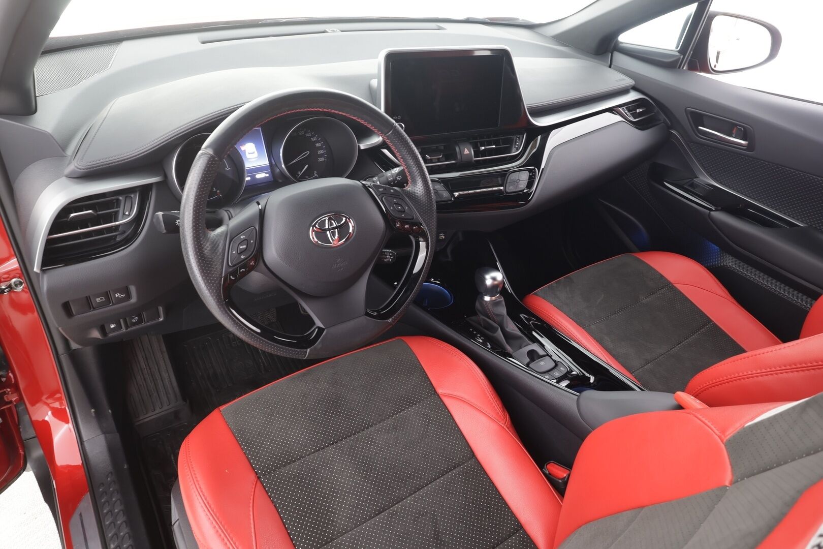 TOYOTA C-HR 2022 2,0 Hybrid GR Sport - | ACC | P.Kamera | Sähköpenkki | LED | Puolinahat | Apple&Android | Kahdet Renkaat |