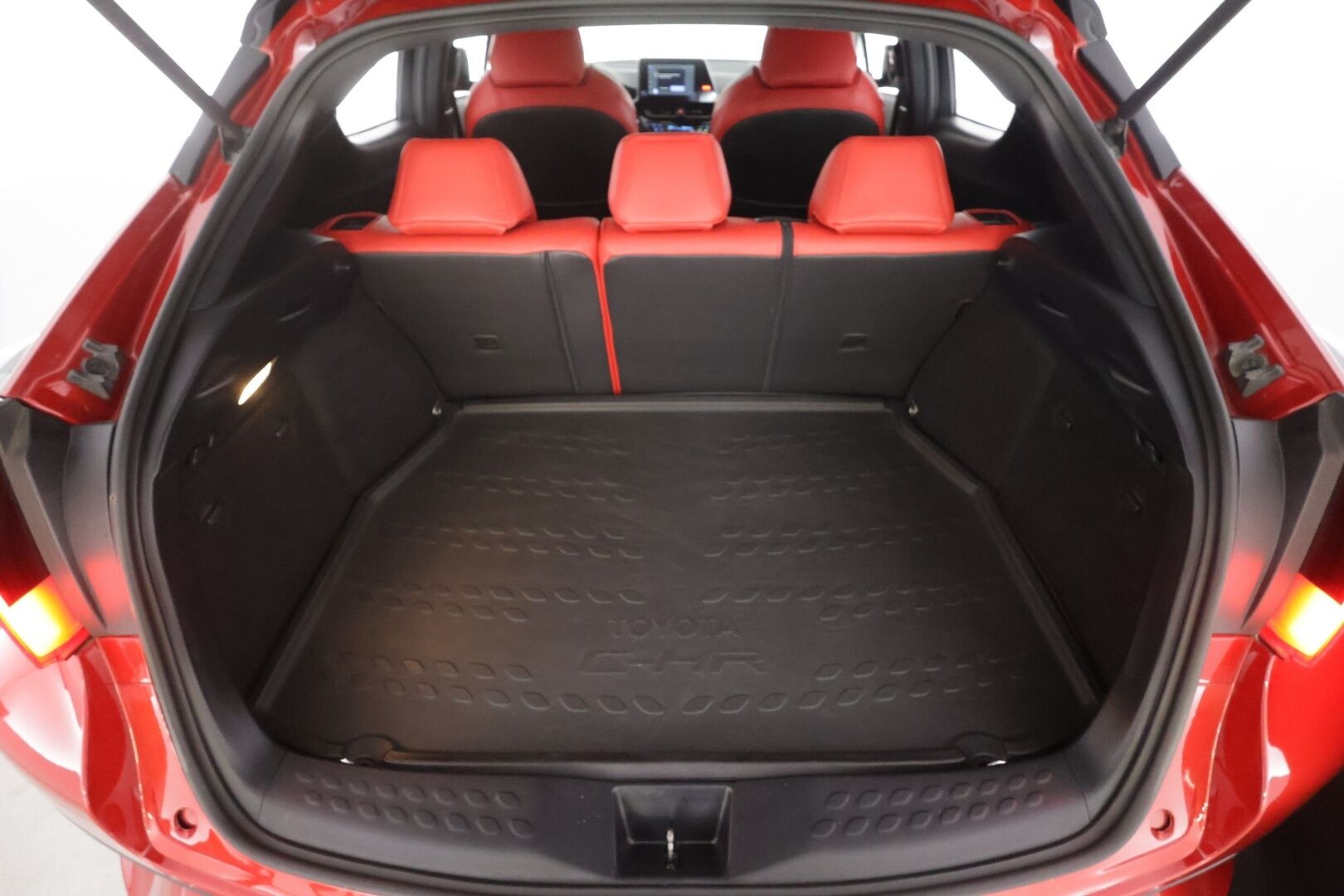TOYOTA C-HR 2022 2,0 Hybrid GR Sport - | ACC | P.Kamera | Sähköpenkki | LED | Puolinahat | Apple&Android | Kahdet Renkaat |