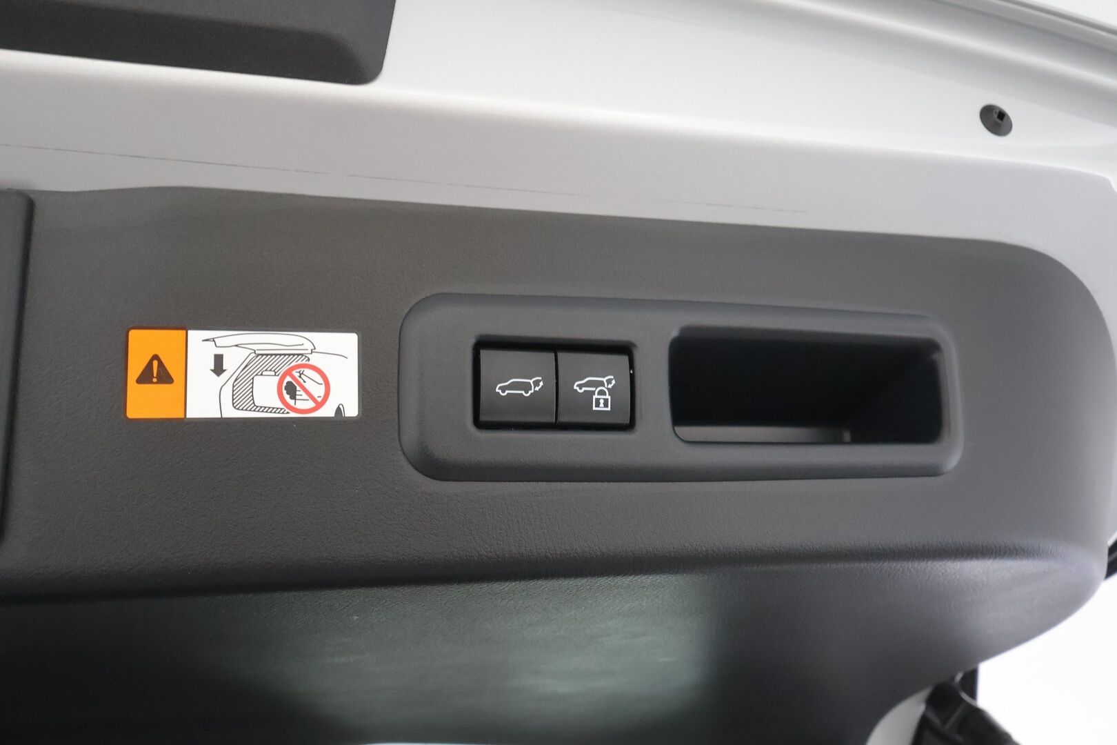 LEXUS LBX 2024 200h Launch Edition Elegant - | ACC | Nahkasisusta | Lane assist | P.kamera | Digimittaristo | Sähk. takaluukku | Keyless | LED | Lämm. ratti | 