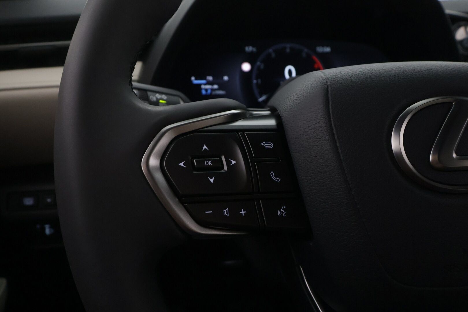 LEXUS LBX 2024 200h Launch Edition Elegant - | ACC | Nahkasisusta | Lane assist | P.kamera | Digimittaristo | Sähk. takaluukku | Keyless | LED | Lämm. ratti | 