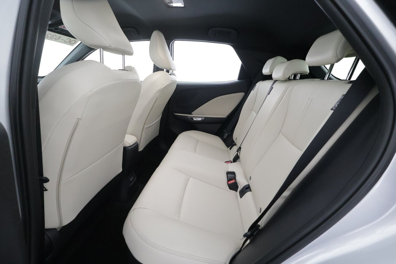 LEXUS LBX 2024 200h Launch Edition Elegant - | ACC | Nahkasisusta | Lane assist | P.kamera | Digimittaristo | Sähk. takaluukku | Keyless | LED | Lämm. ratti | 