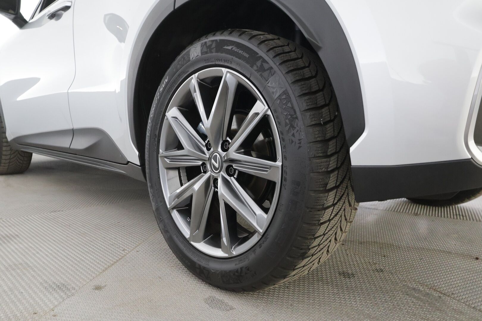 LEXUS LBX 2024 200h Launch Edition Elegant - | ACC | Nahkasisusta | Lane assist | P.kamera | Digimittaristo | Sähk. takaluukku | Keyless | LED | Lämm. ratti | 