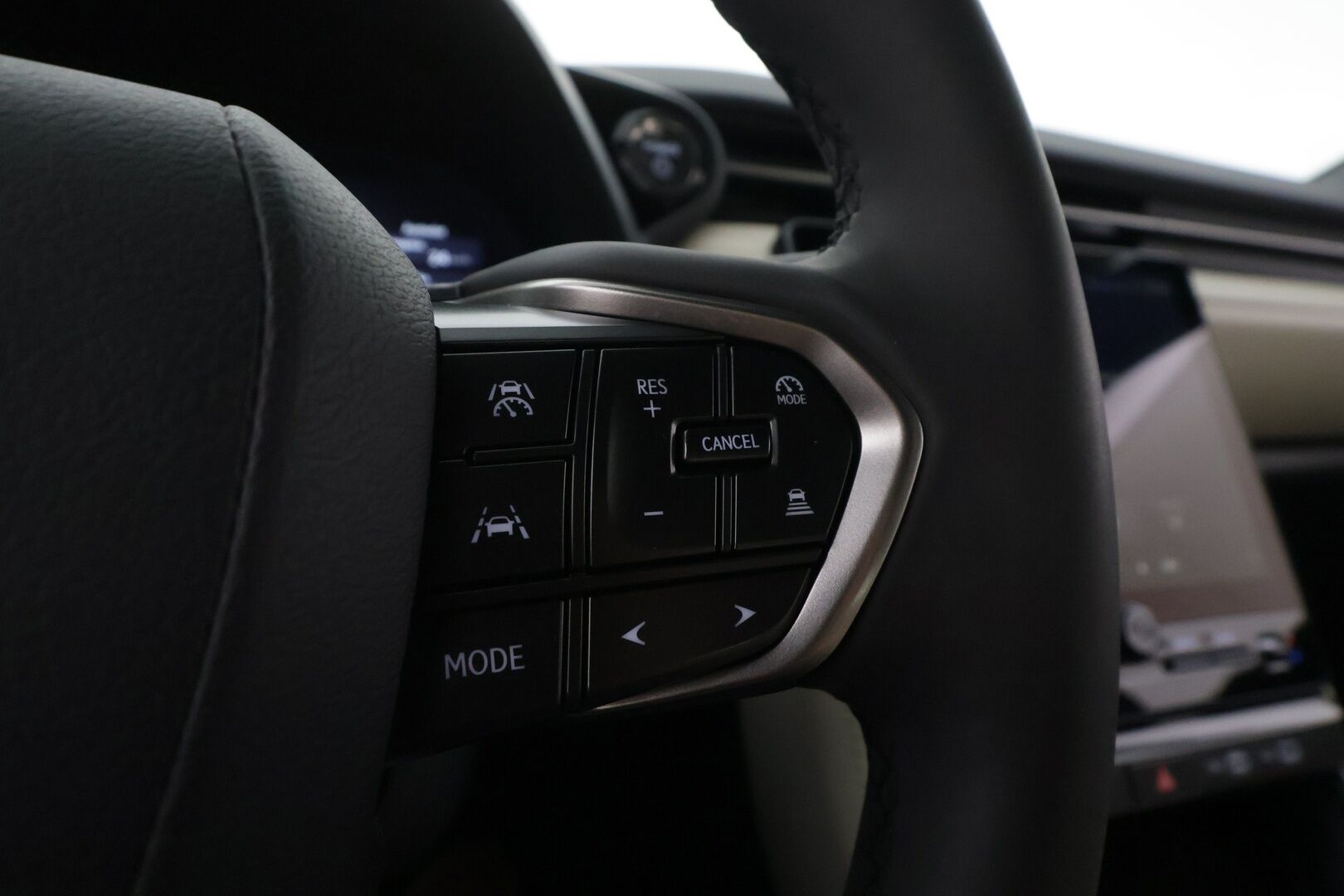 LEXUS LBX 2024 200h Launch Edition Elegant - | ACC | Nahkasisusta | Lane assist | P.kamera | Digimittaristo | Sähk. takaluukku | Keyless | LED | Lämm. ratti | 