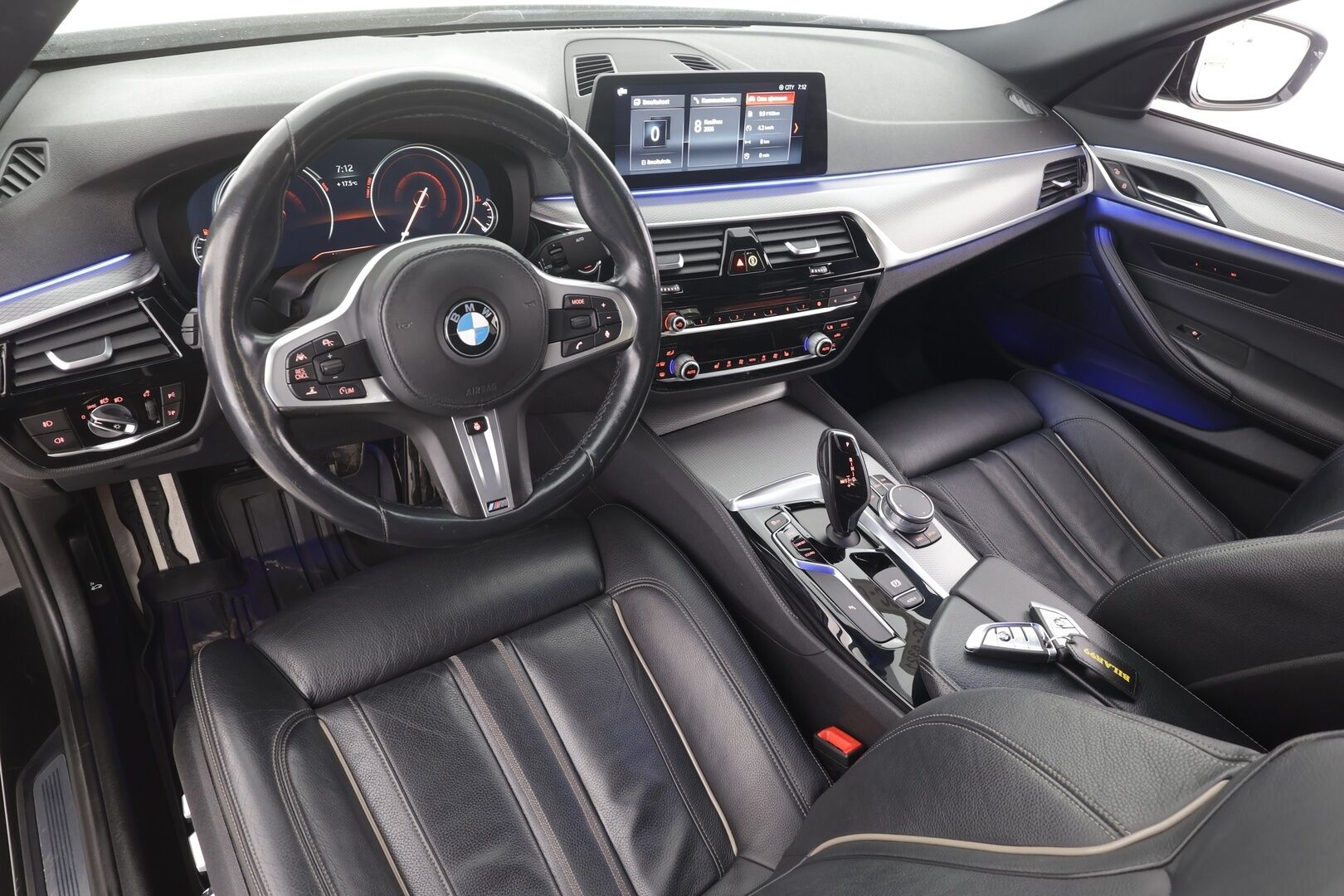 BMW 530 2018 G30 530i xDrive M-sport - | ACC | Koukku | Webasto | Comfort Penkit Muistilla | P.kamera | sporttinahat | Adapt.LED | Merkkihuollettu | Kahdet Renkaat |