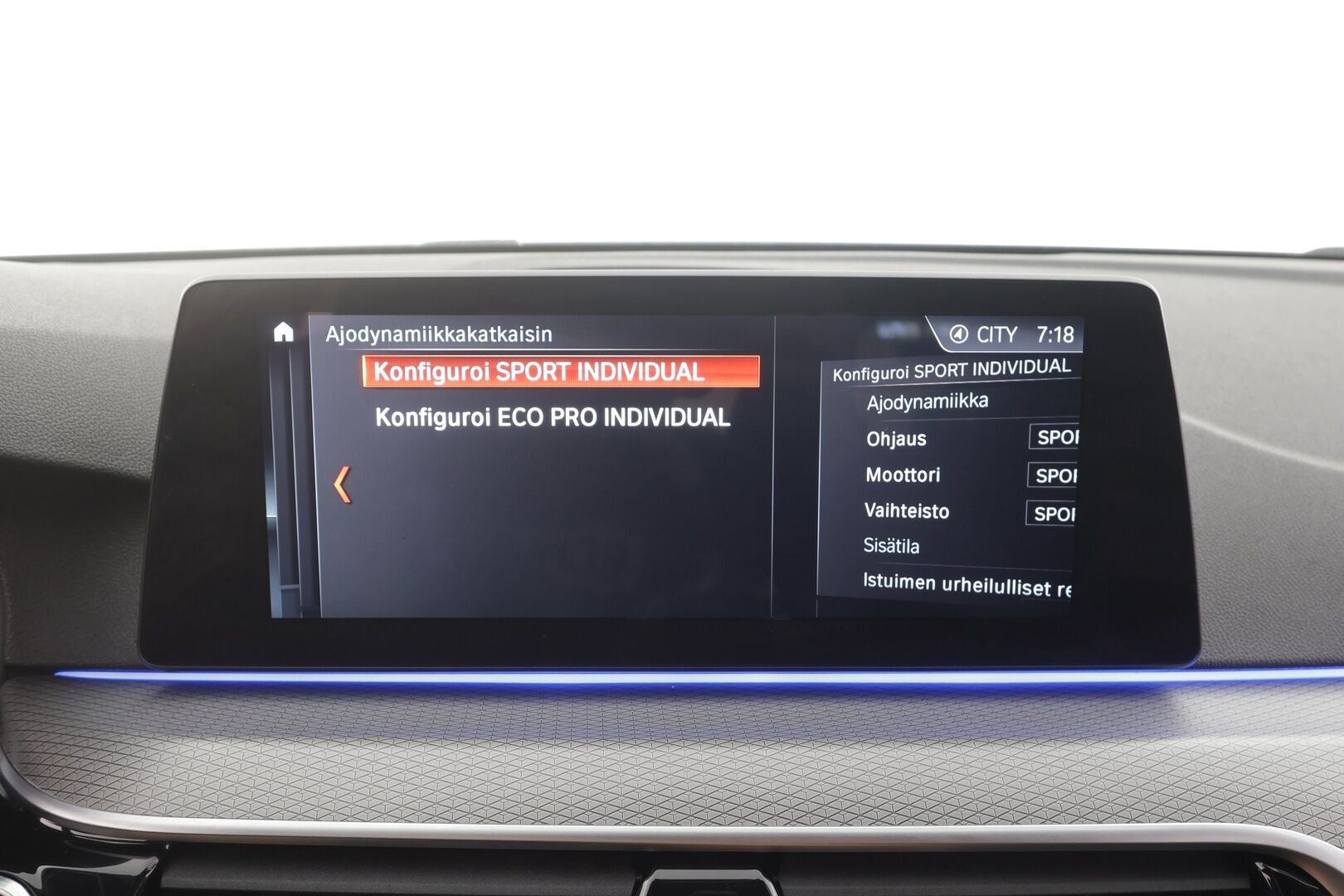 BMW 530 2018 G30 530i xDrive M-sport - | ACC | Koukku | Webasto | Comfort Penkit Muistilla | P.kamera | sporttinahat | Adapt.LED | Merkkihuollettu | Kahdet Renkaat |