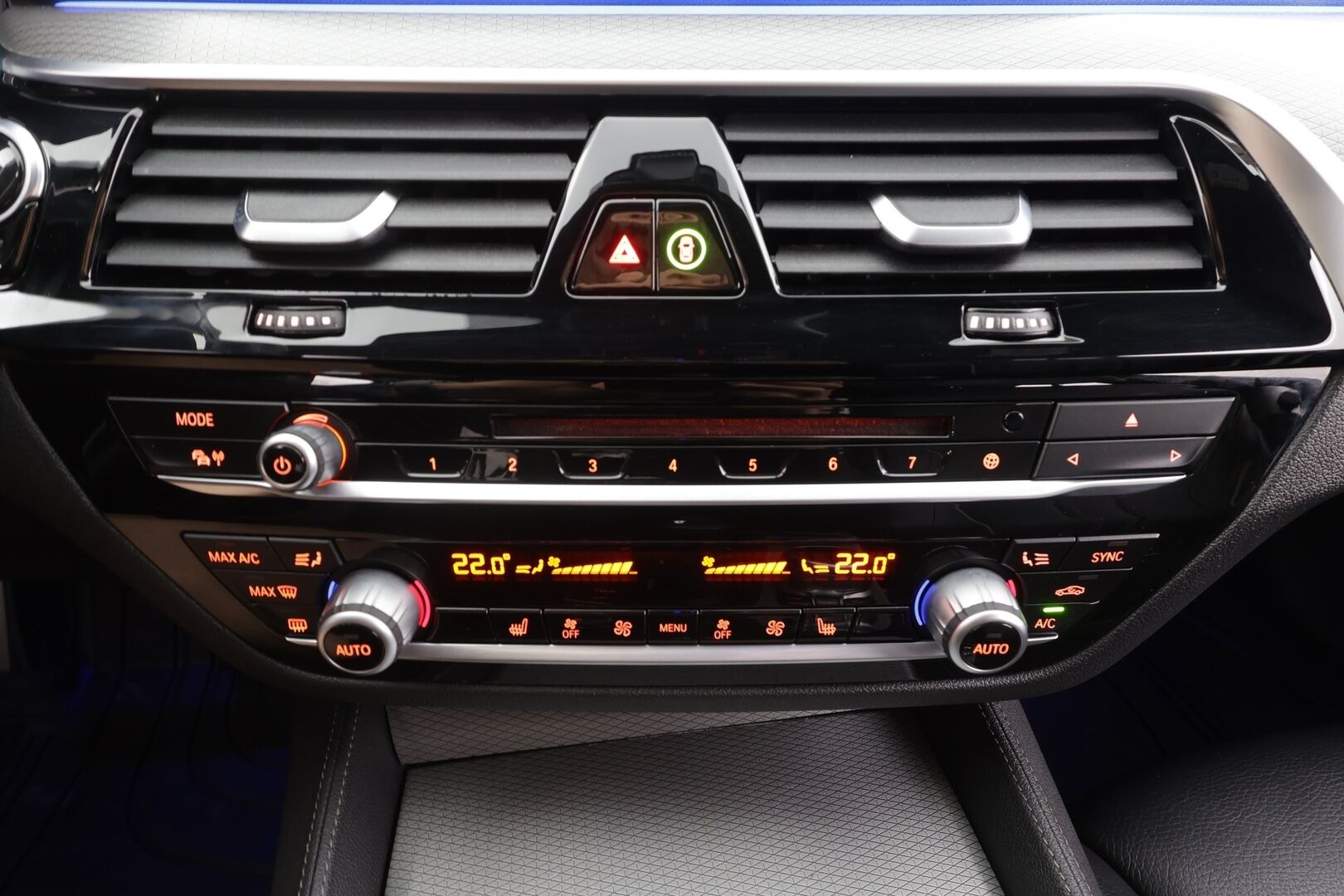 BMW 530 2018 G30 530i xDrive M-sport - | ACC | Koukku | Webasto | Comfort Penkit Muistilla | P.kamera | sporttinahat | Adapt.LED | Merkkihuollettu | Kahdet Renkaat |