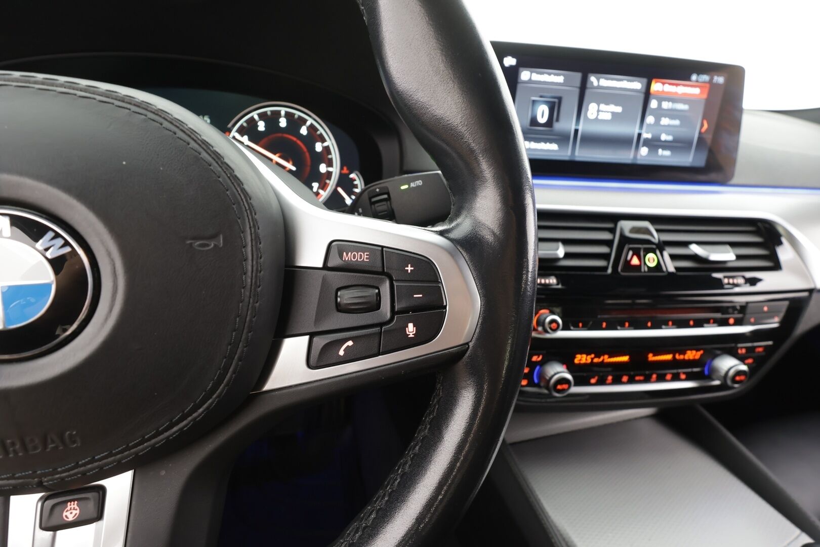BMW 530 2018 G30 530i xDrive M-sport - | ACC | Koukku | Webasto | Comfort Penkit Muistilla | P.kamera | sporttinahat | Adapt.LED | Merkkihuollettu | Kahdet Renkaat |