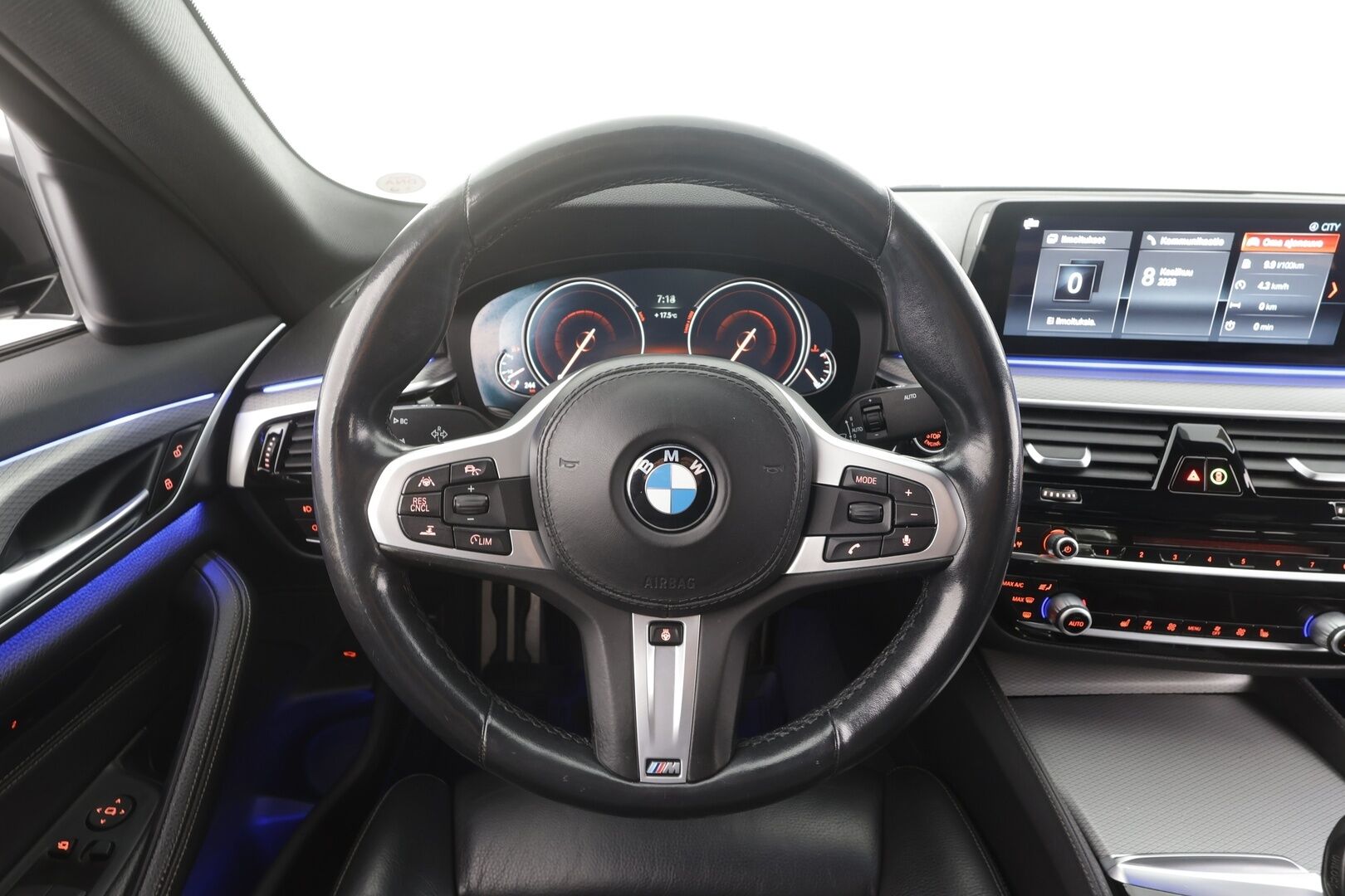 BMW 530 2018 G30 530i xDrive M-sport - | ACC | Koukku | Webasto | Comfort Penkit Muistilla | P.kamera | sporttinahat | Adapt.LED | Merkkihuollettu | Kahdet Renkaat |