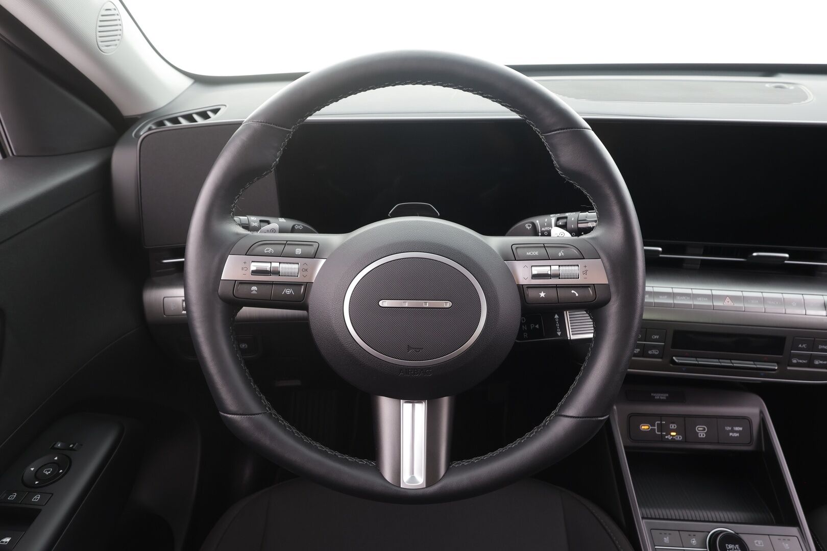 HYUNDAI KONA ELECTRIC 2024 48 kWh 156 hv Comfort - | ACC | ILP | HDA | P.kamera | Digimittaristo | Lämm. ratti | Keyless | LED | Akuston esilämmitys | 2x renkaat aluin | ALV | 
