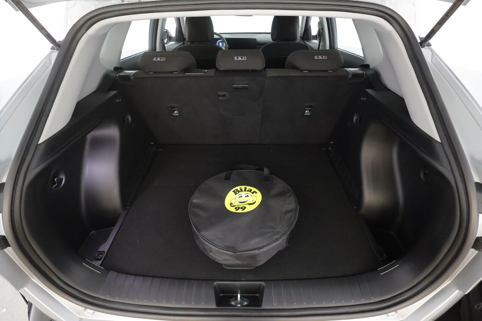 HYUNDAI KONA ELECTRIC 2024 48 kWh 156 hv Comfort - | ACC | ILP | HDA | P.kamera | Digimittaristo | Lämm. ratti | Keyless | LED | Akuston esilämmitys | 2x renkaat aluin | ALV | 
