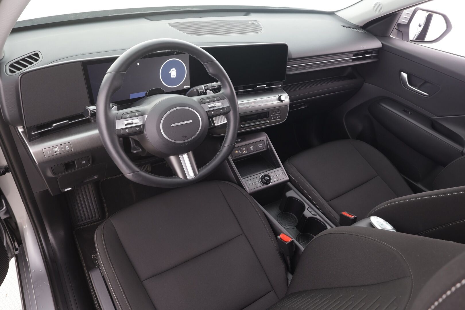HYUNDAI KONA ELECTRIC 2024 48 kWh 156 hv Comfort - | ACC | ILP | HDA | P.kamera | Digimittaristo | Lämm. ratti | Keyless | LED | Akuston esilämmitys | 2x renkaat aluin | ALV | 