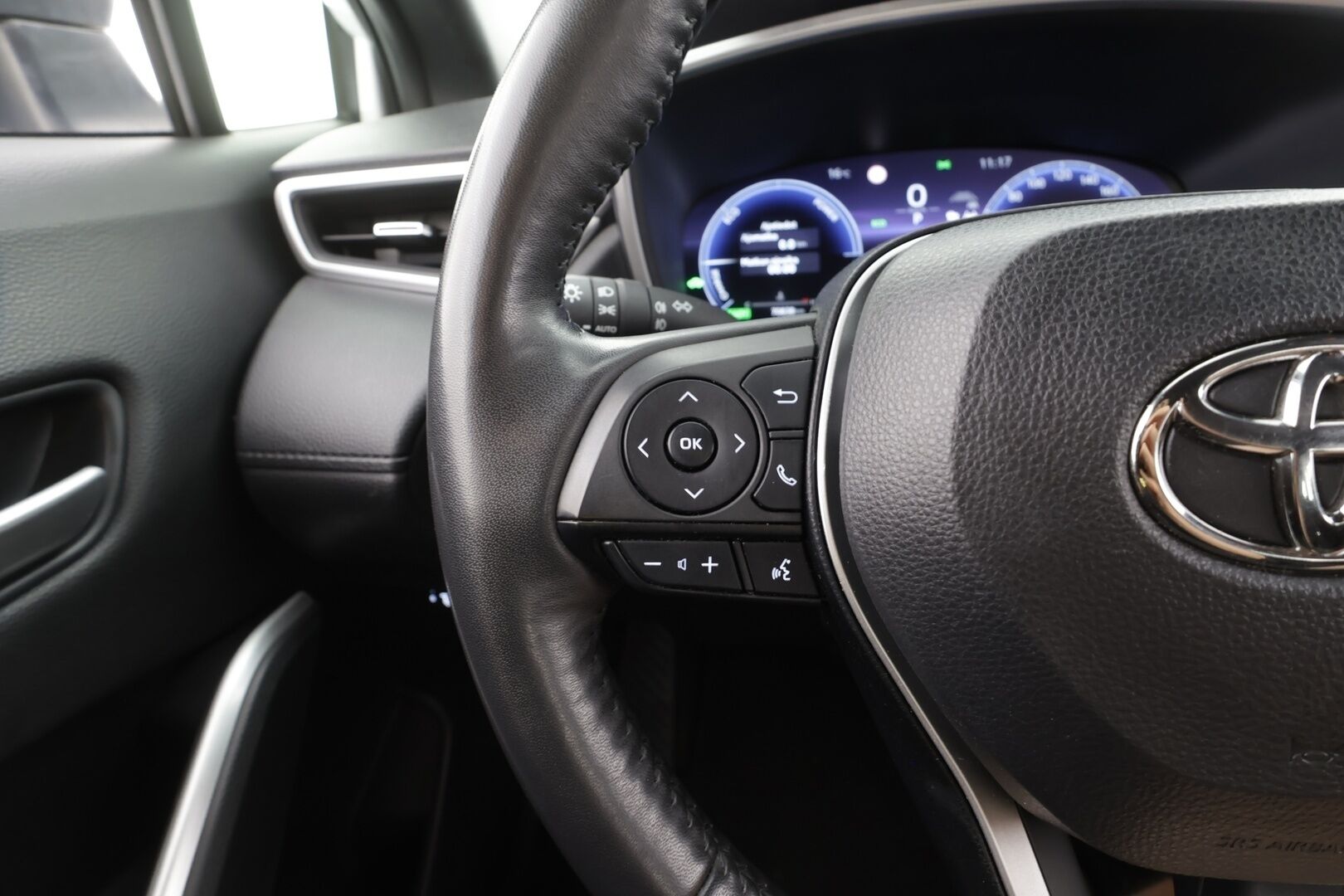 TOYOTA COROLLA CROSS 2023 2.0 AWD-i Active Plus - Adapt.Vakkari | Peruutuskamera | BLIS | Digimittari | Apple&Android | Adapt.LED | ALV | 2x Renkaat Aluvantein | Juuri tullut Tampereelle!
