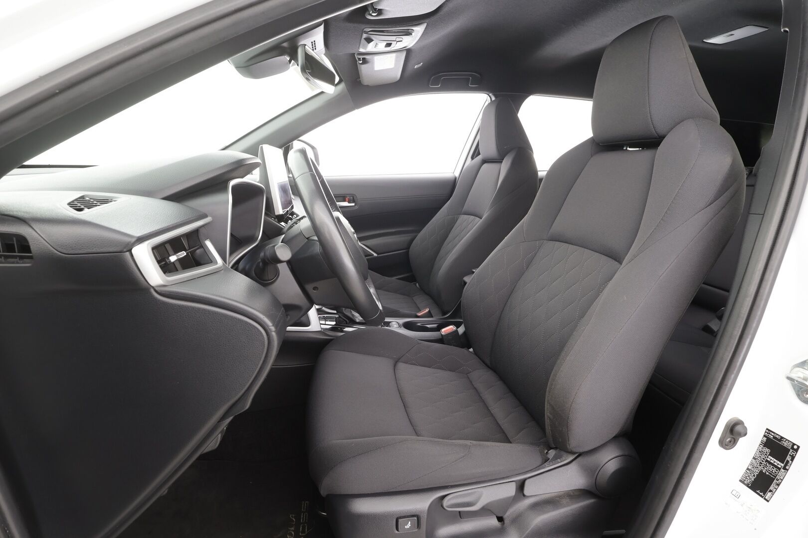 TOYOTA COROLLA CROSS 2023 2.0 AWD-i Active Plus - Adapt.Vakkari | Peruutuskamera | BLIS | Digimittari | Apple&Android | Adapt.LED | ALV | 2x Renkaat Aluvantein | Juuri tullut Tampereelle!