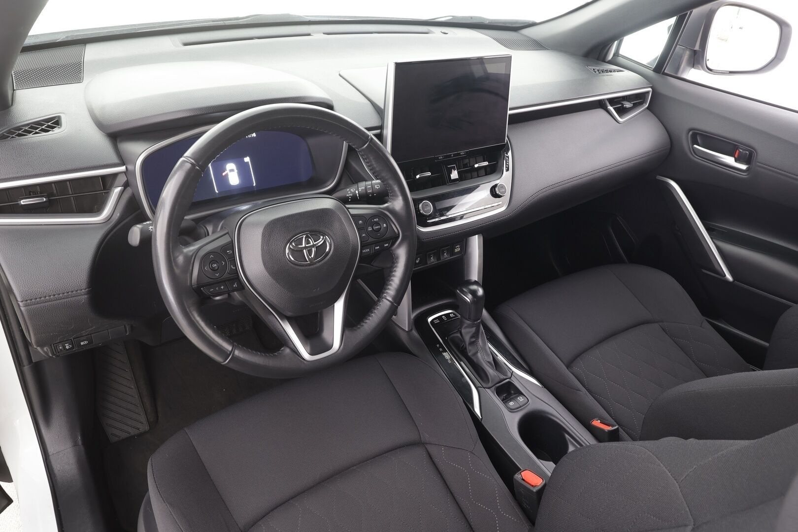 TOYOTA COROLLA CROSS 2023 2.0 AWD-i Active Plus - Adapt.Vakkari | Peruutuskamera | BLIS | Digimittari | Apple&Android | Adapt.LED | ALV | 2x Renkaat Aluvantein | Juuri tullut Tampereelle!