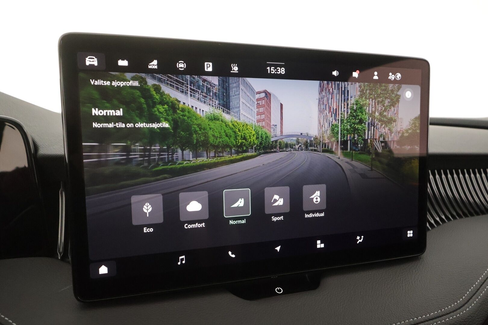 SKODA SUPERB 2025 Combi 1.5 TSI PHEV L&K DSG Autom - | ACC | Koukku | Hierovat&Ilmastoidut Muistipenkit | Skoda Crystal Matrix-LED | Canton | HUD | 360-Kamera | Comfort Nahat | Keyless | Apple&Android | Kahdet Renkaat |