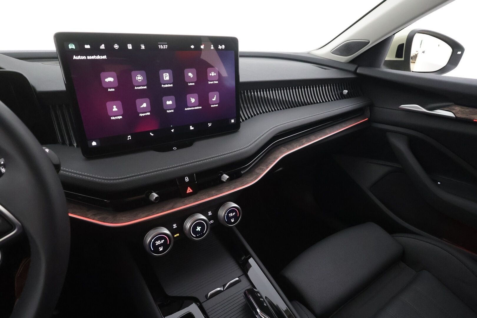 SKODA SUPERB 2025 Combi 1.5 TSI PHEV L&K DSG Autom - | ACC | Koukku | Hierovat&Ilmastoidut Muistipenkit | Skoda Crystal Matrix-LED | Canton | HUD | 360-Kamera | Comfort Nahat | Keyless | Apple&Android | Kahdet Renkaat |