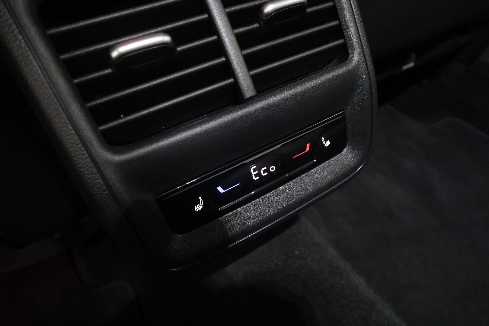 SKODA SUPERB 2025 Combi 1.5 TSI PHEV L&K DSG Autom - | ACC | Koukku | Hierovat&Ilmastoidut Muistipenkit | Skoda Crystal Matrix-LED | Canton | HUD | 360-Kamera | Comfort Nahat | Keyless | Apple&Android | Kahdet Renkaat |