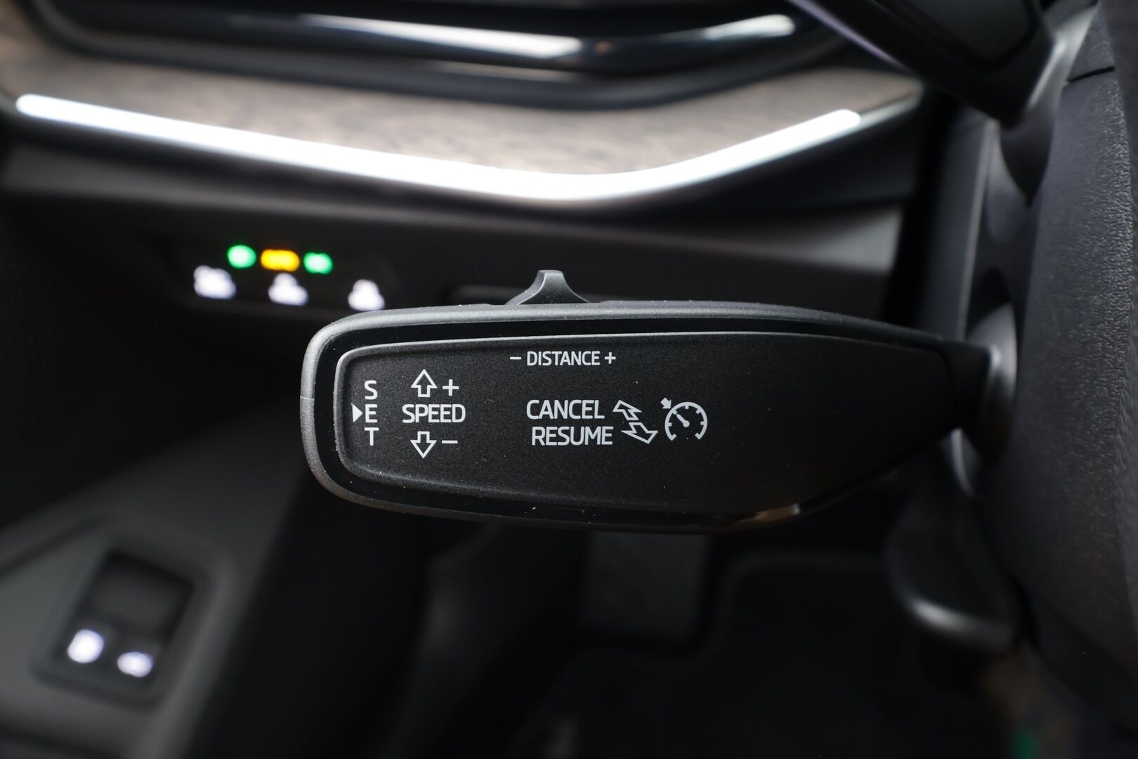 SKODA SUPERB 2025 Combi 1.5 TSI PHEV L&K DSG Autom - | ACC | Koukku | Skoda crystal Matrix-LED | Hierovat&Ilmastoidut Muistipenkit | Canton | HUD | 360-Kamera | Sporttinahat | Keyless | Koti&Kauppalaturi |