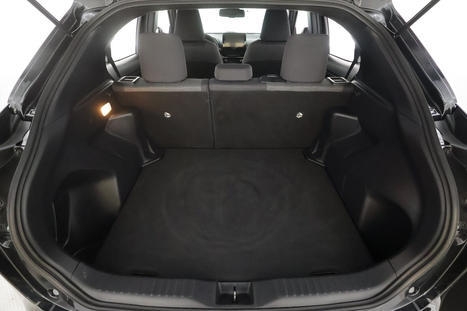 TOYOTA YARIS CROSS 2022 1,5 Hybrid AWD-i Intense - | ACC | Keyless | BSM | P.kamera | Lane Assist | Tutkat | LED | Lämm. ratti | Apple & Android | 
