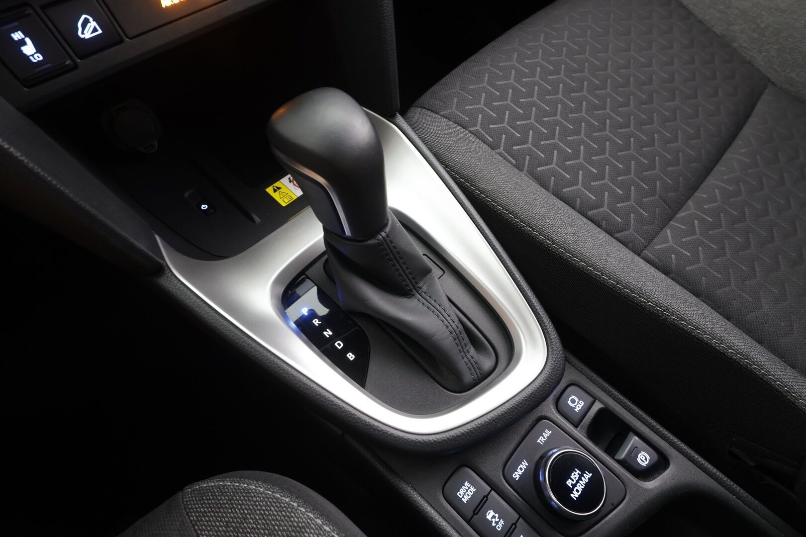 TOYOTA YARIS CROSS 2022 1,5 Hybrid AWD-i Intense - | ACC | Keyless | BSM | P.kamera | Lane Assist | Tutkat | LED | Lämm. ratti | Apple & Android | 