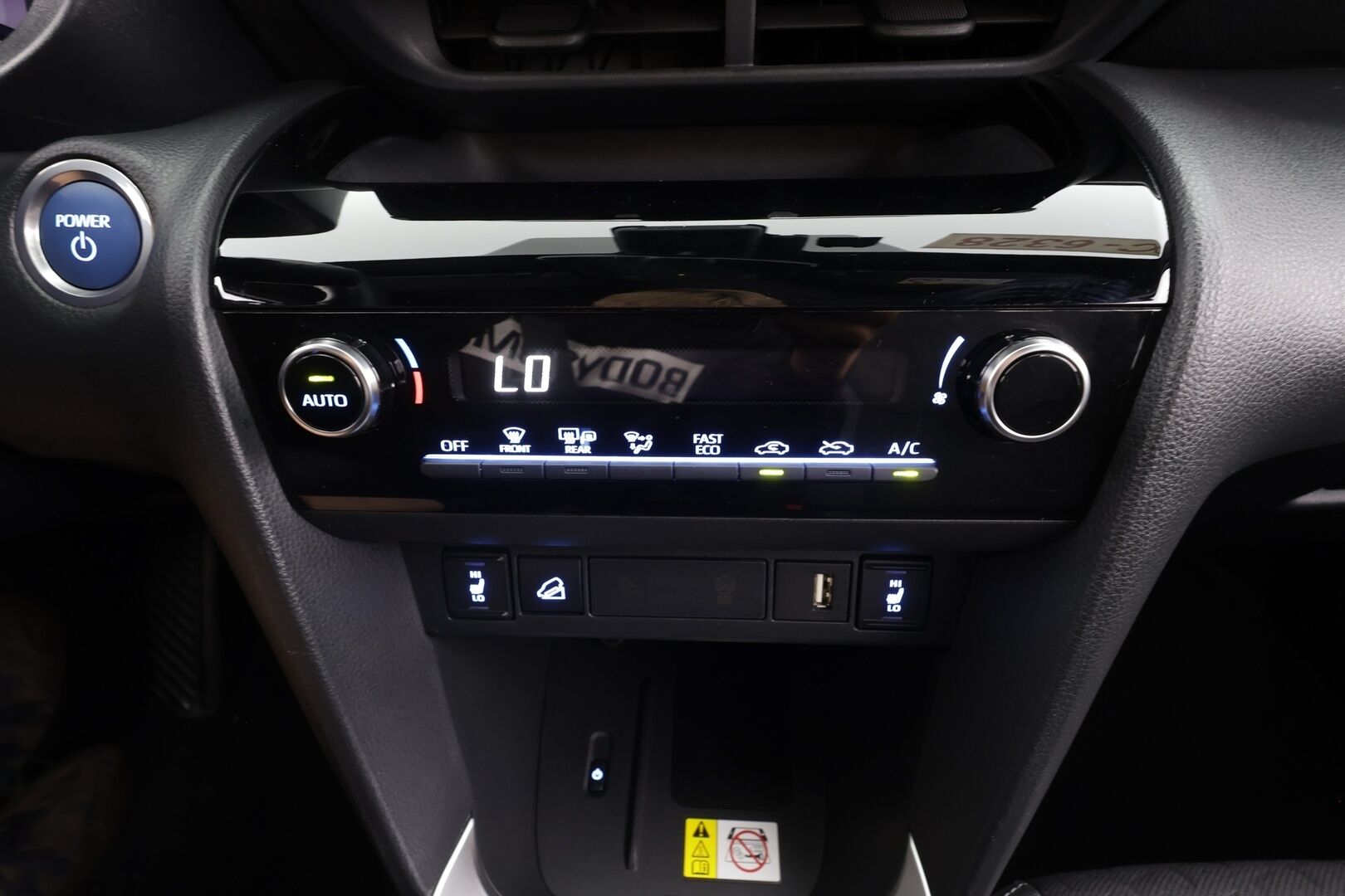 TOYOTA YARIS CROSS 2022 1,5 Hybrid AWD-i Intense - | ACC | Keyless | BSM | P.kamera | Lane Assist | Tutkat | LED | Lämm. ratti | Apple & Android | 